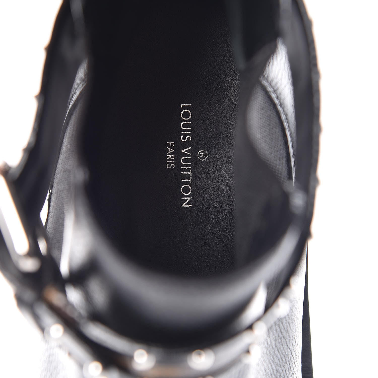 Louis Vuitton Grained Calfskin Monogram Discovery Flat Ankle Boots 39 5 of 9