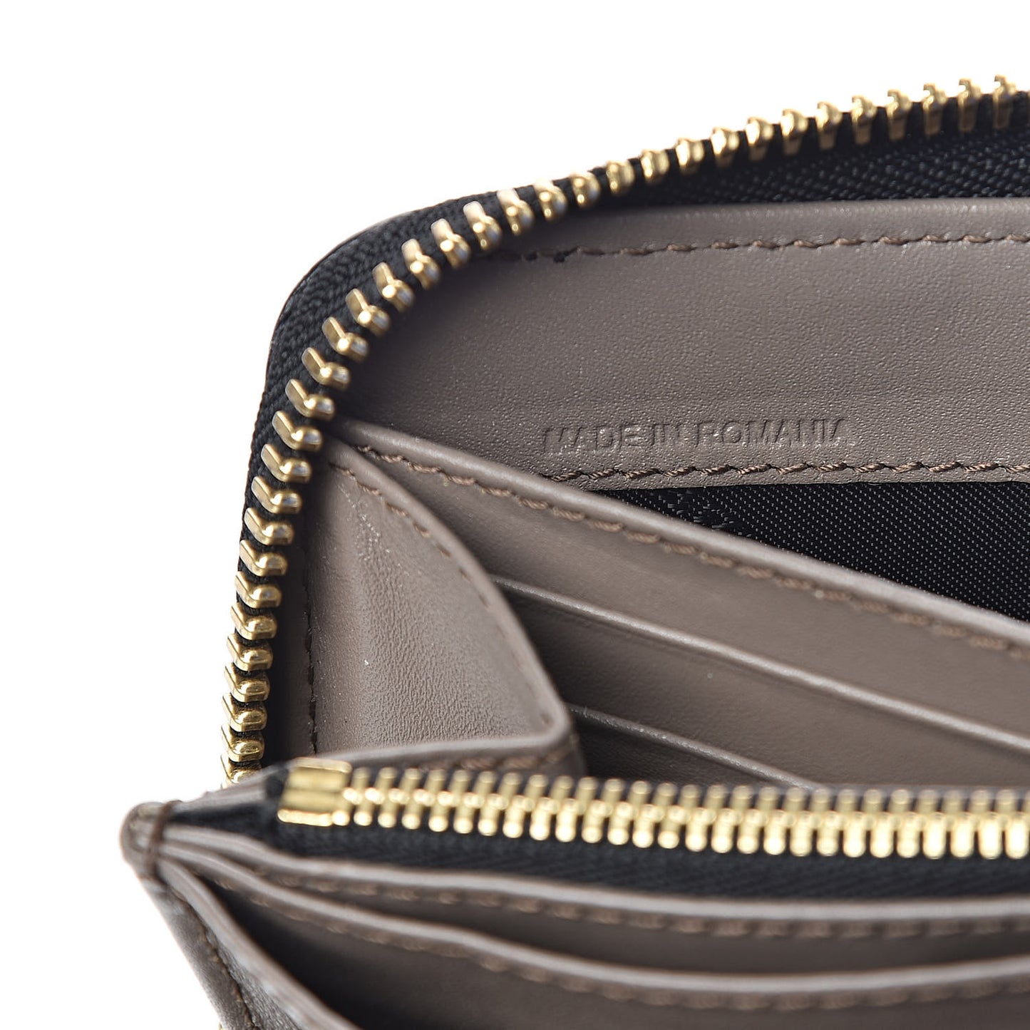 Heritage Grain Zip Around Wallet Pale Taupe