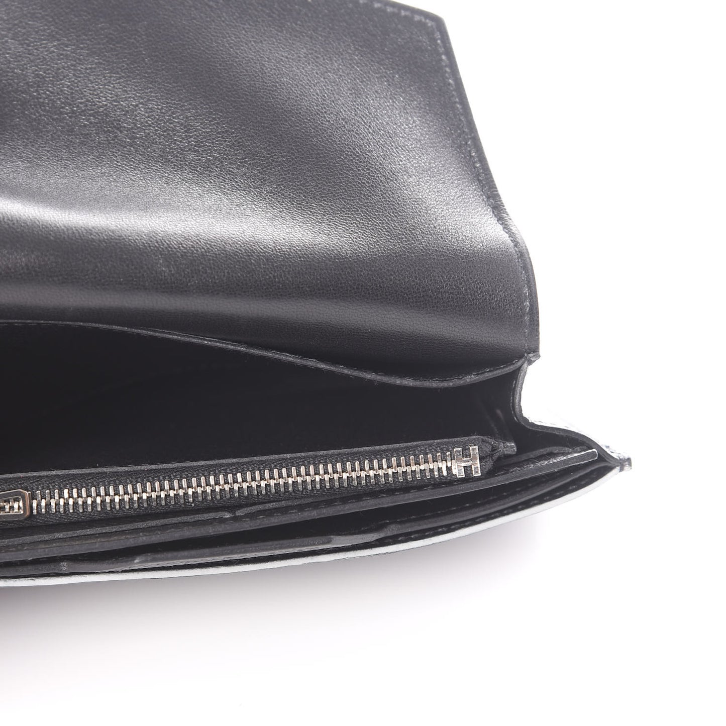 Epsom Short Passant Wallet Black
