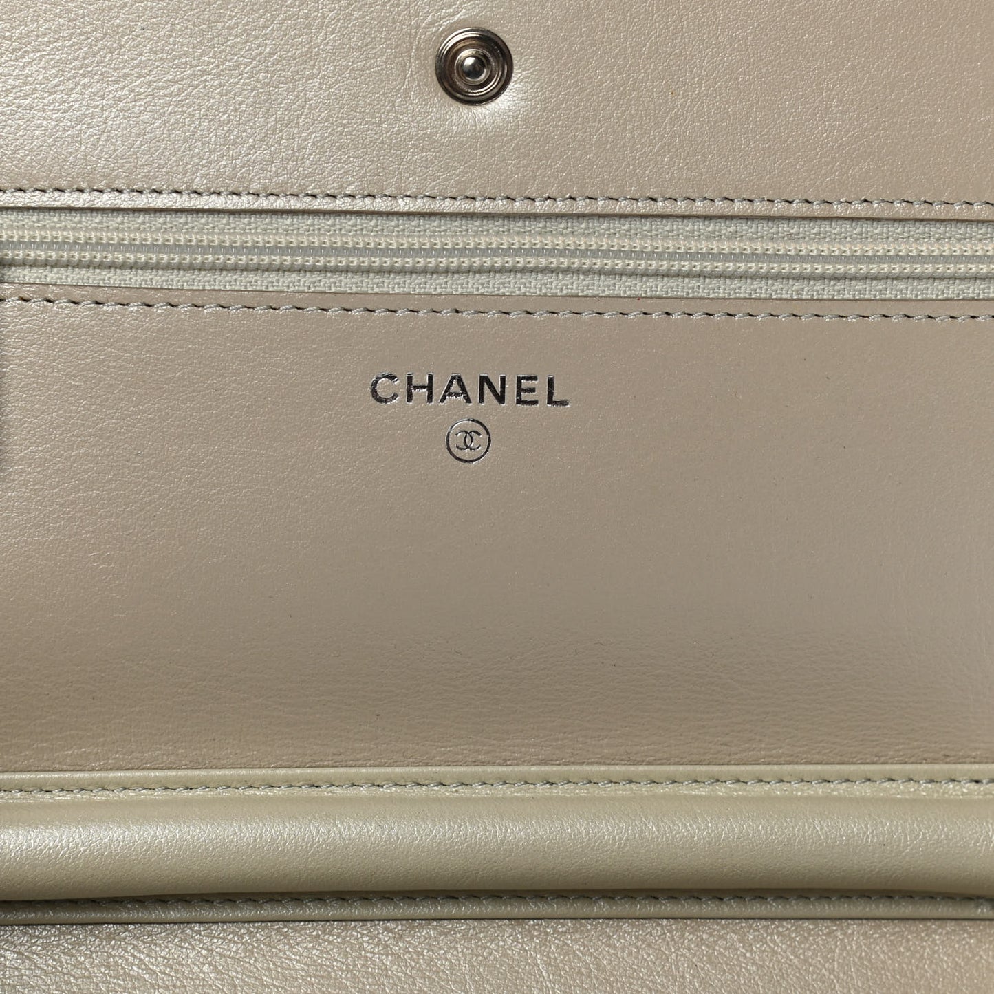 Caviar Sevruga Wallet on Chain WOC Silver