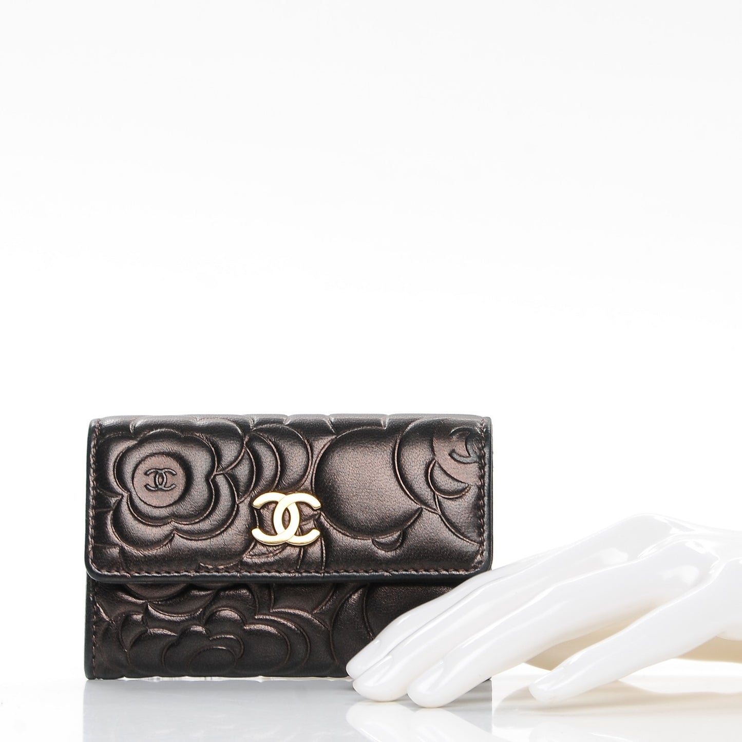 Metallic Lambskin Camellia Embossed Card Holder Brown