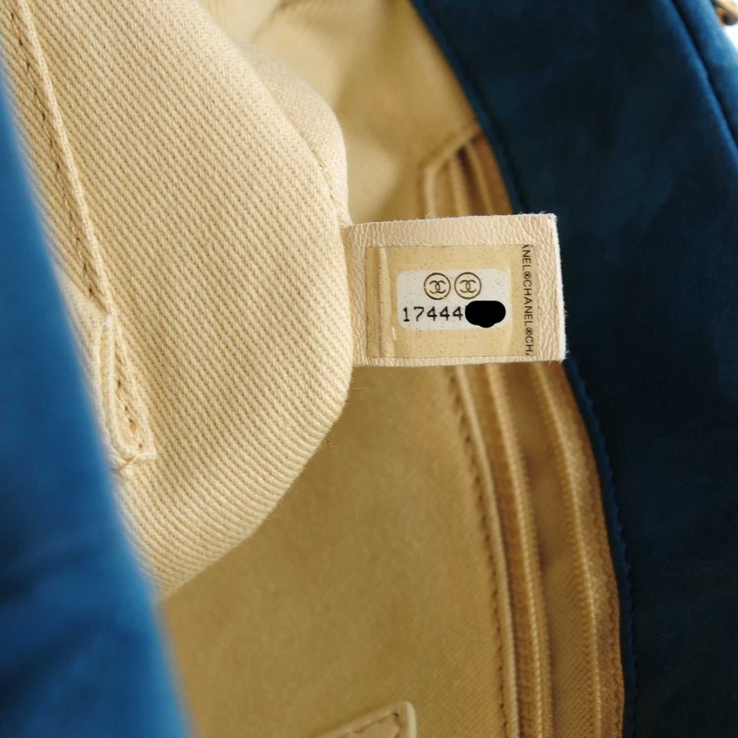 Iridescent Calfskin Large Chic Quilt Flap Blue