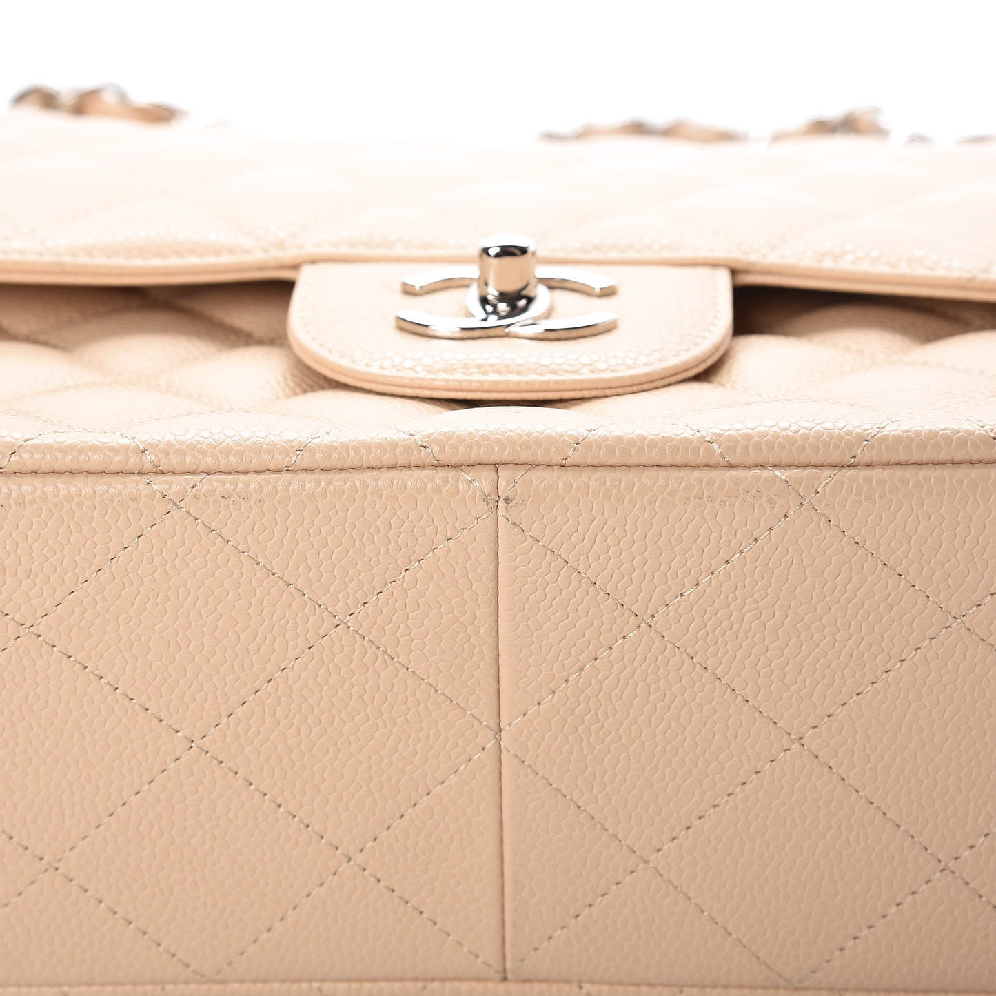 Caviar Quilted Jumbo Double Flap Beige Clair