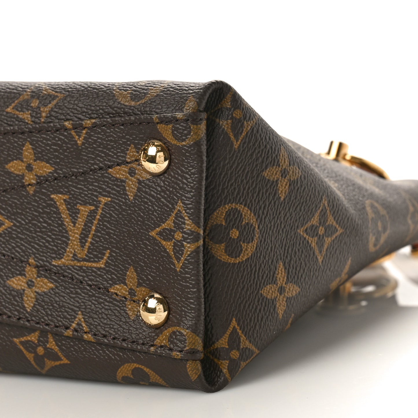 Monogram V Tote BB Crème