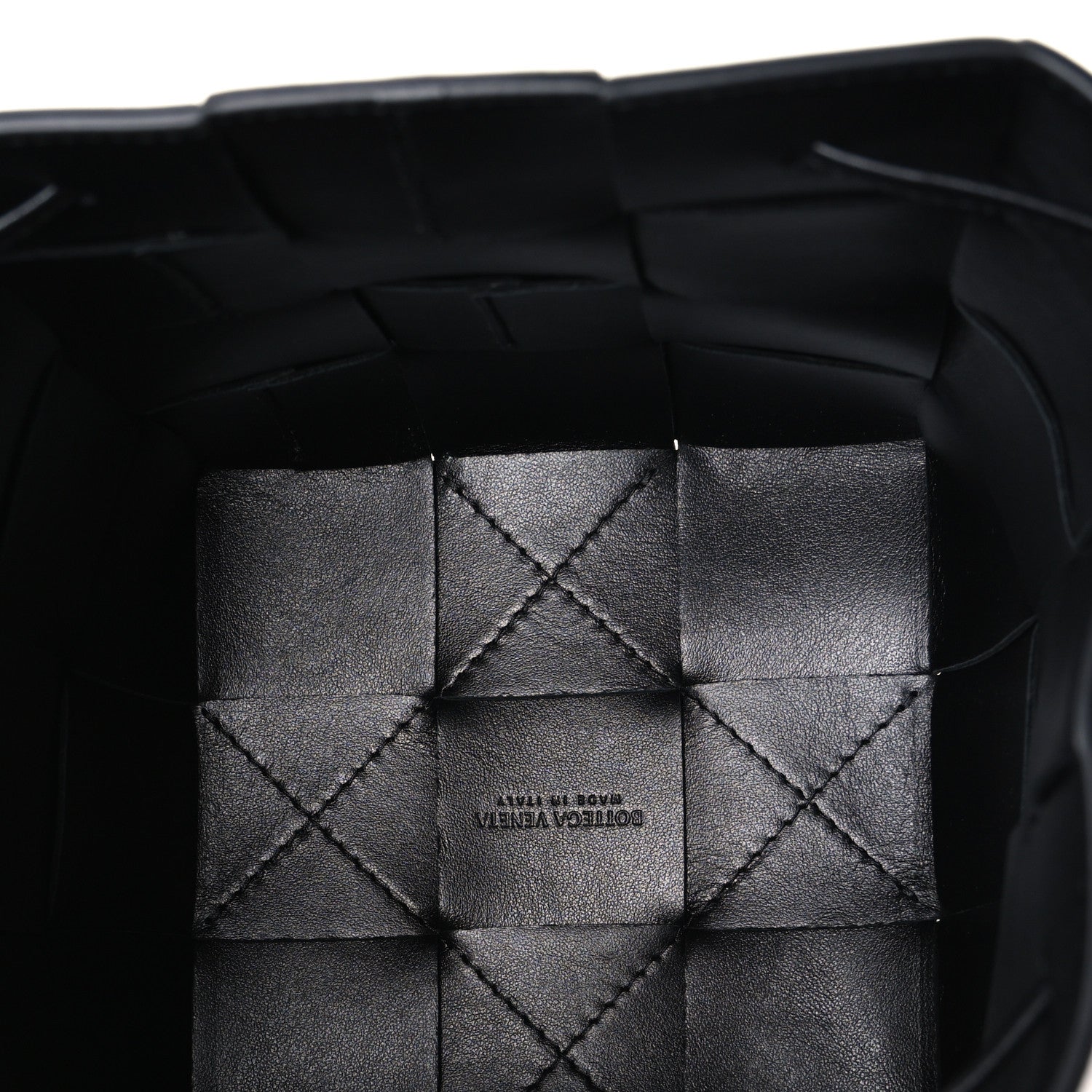 Bottega Veneta Nappa Maxi Intrecciato Cassette Bucket Bag Black 4 of 8