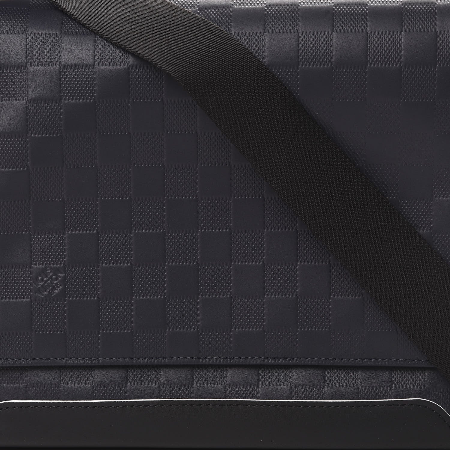 Louis Vuitton Damier Infini District Messenger Cosmos 7 of 10