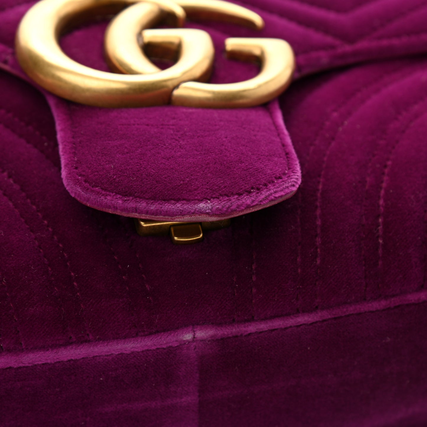 Velvet Matelasse Medium GG Marmont Shoulder Bag Fuchsia Violet Cyclamen