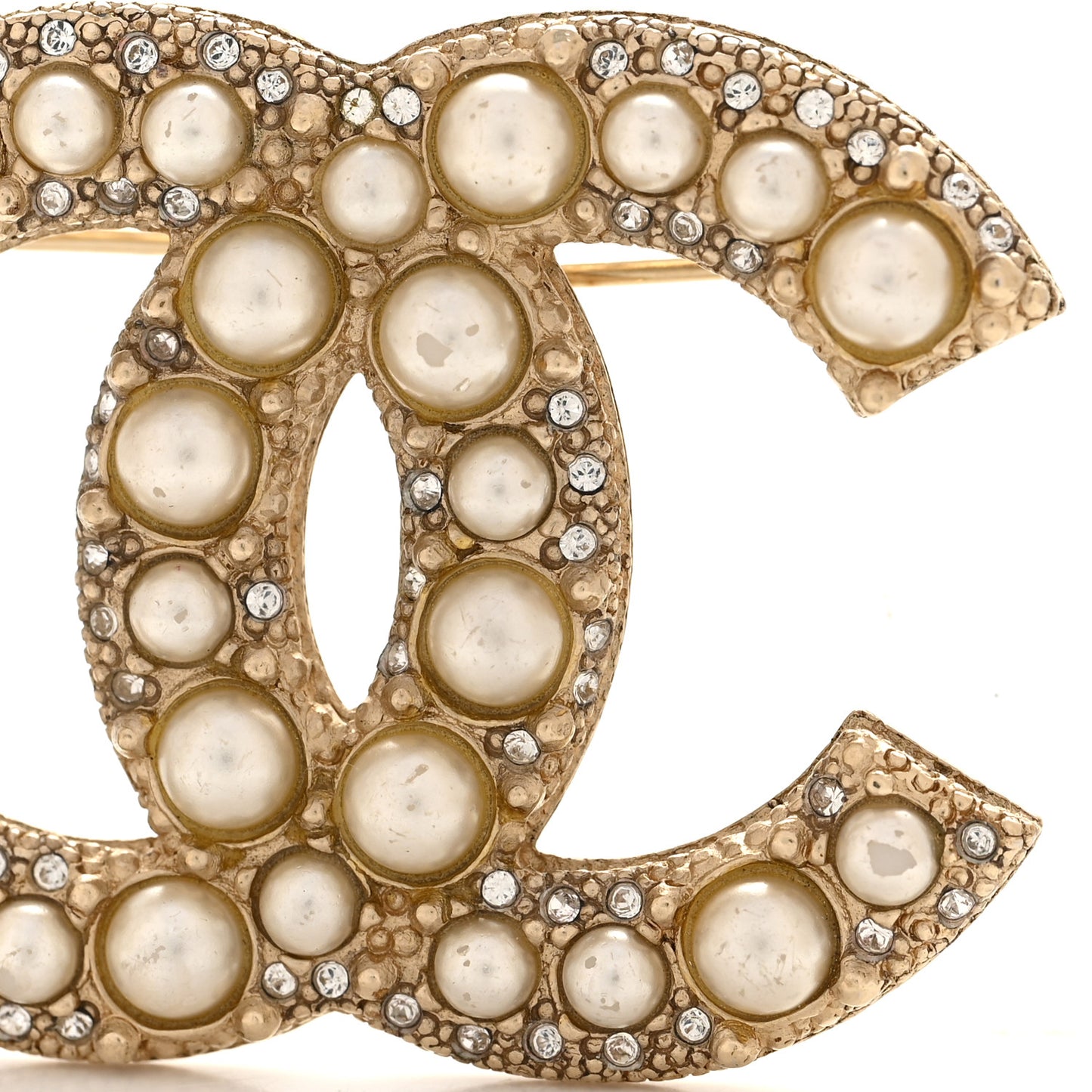Metal Crystal Graduated Pearl CC Brooch Gold
