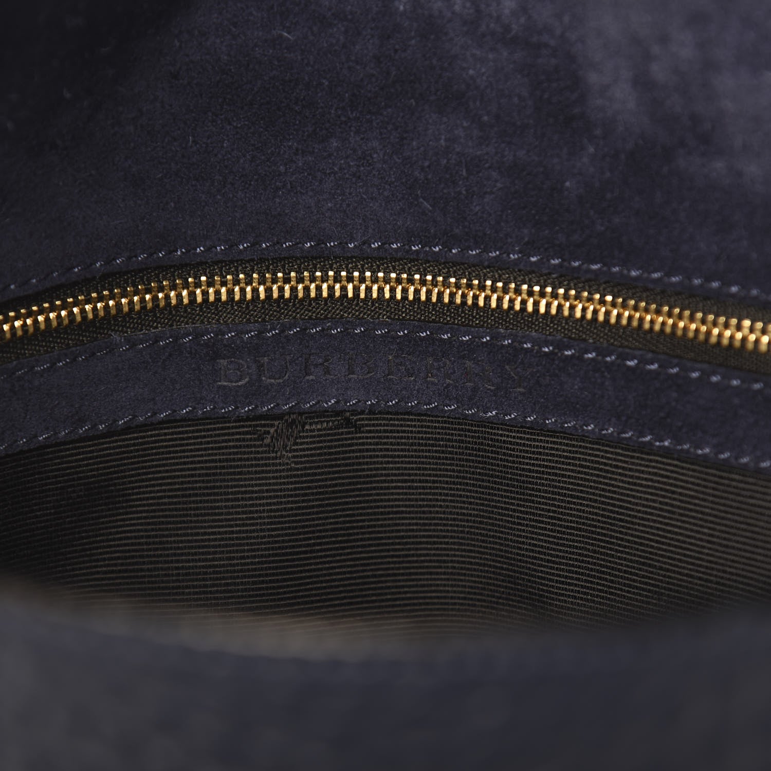 Burberry Signature Grain Medium Mildenhall Crossbody Bag Blue Carbon 6 of 11
