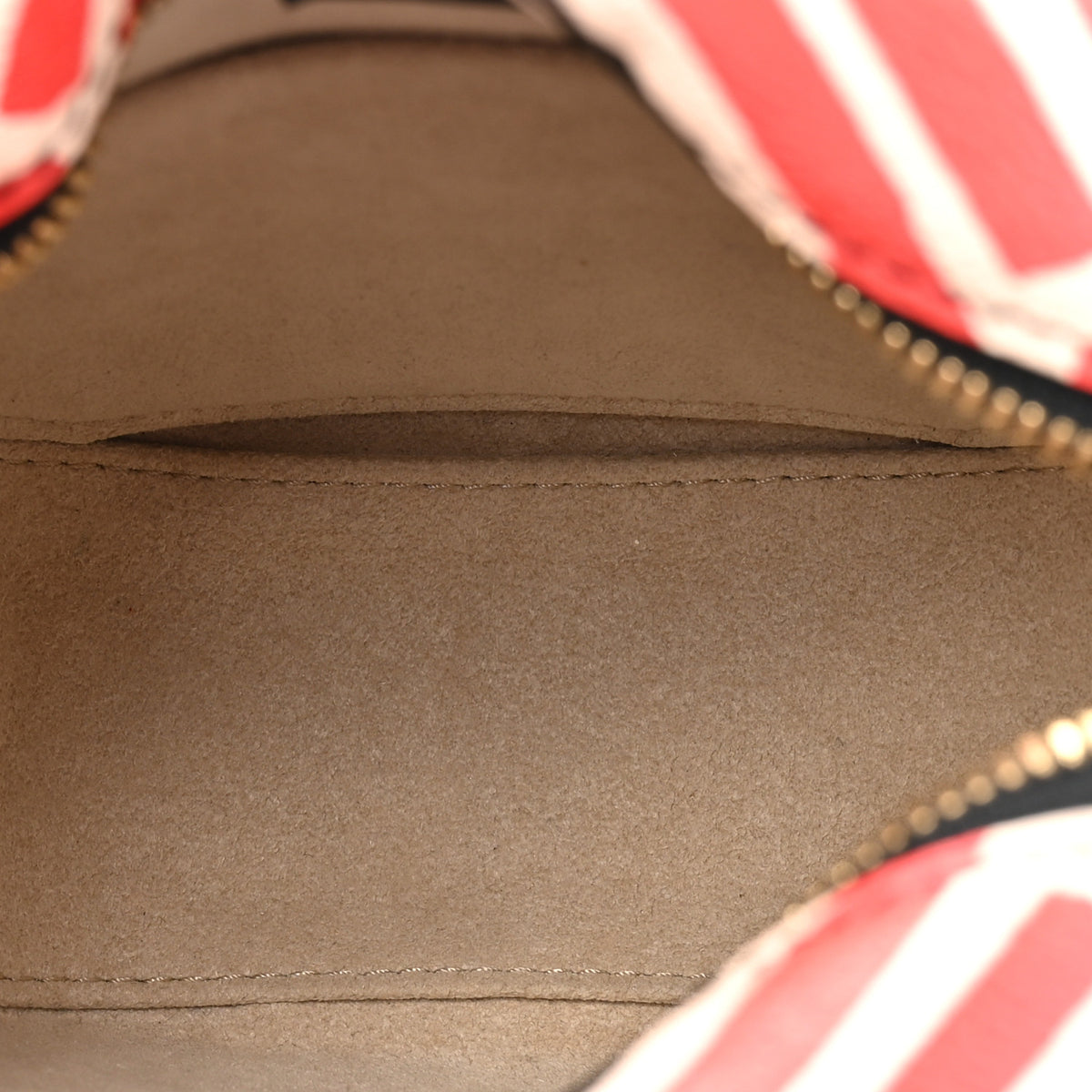 Louis Vuitton Monogram Giant Crafty Boite Chapeau Souple PM Creme Rouge Black 5 of 9