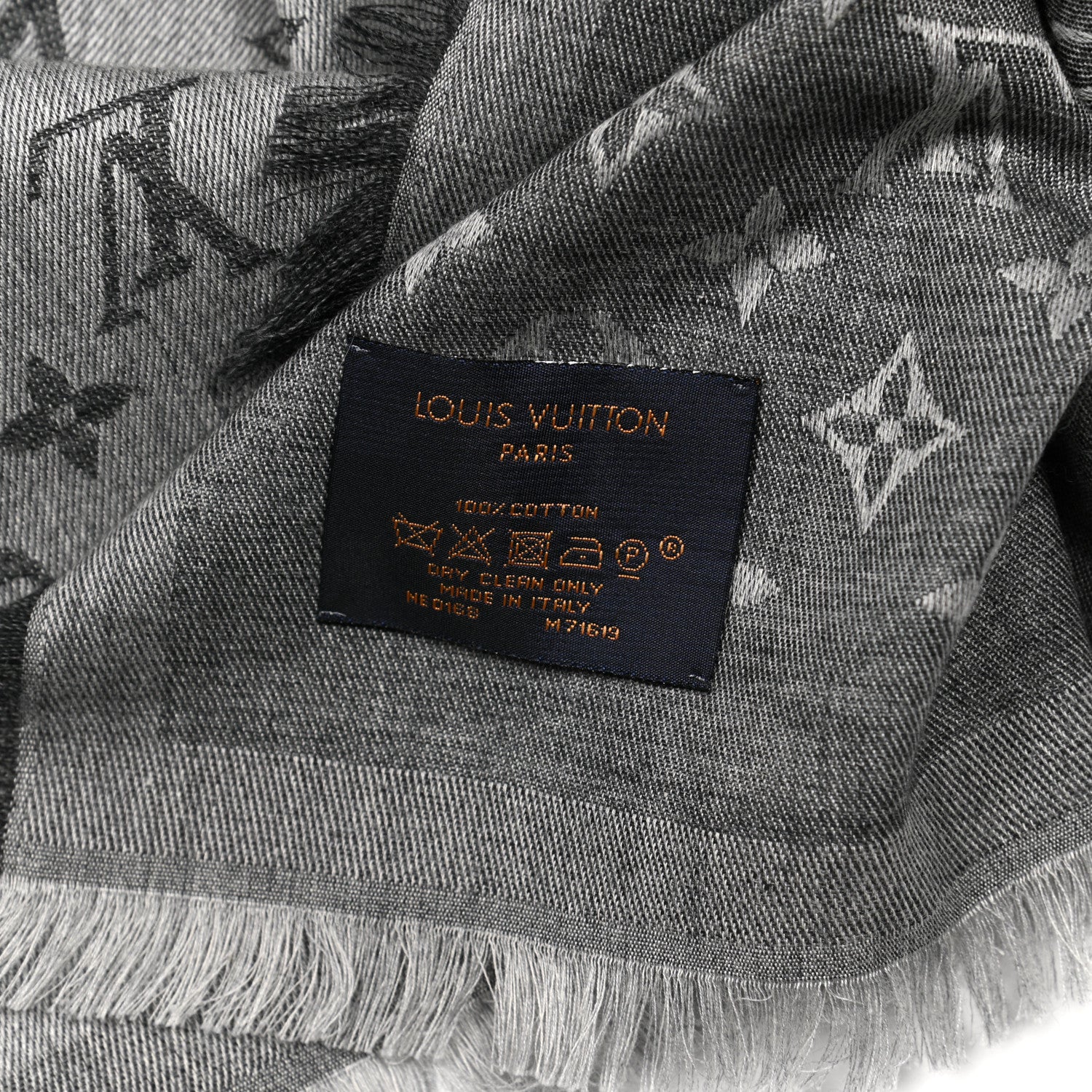 Louis Vuitton Cotton Monogram Essential Stole Gris 3 of 4