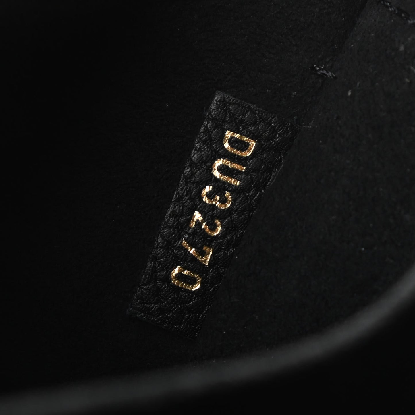 Grained Calfskin Lockme Chain Bag Black
