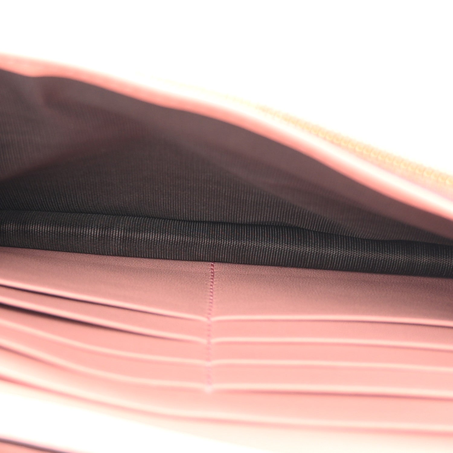 Gucci Microguccissima Crossbody Wallet Soft Pink Soft Pink 5 of 10