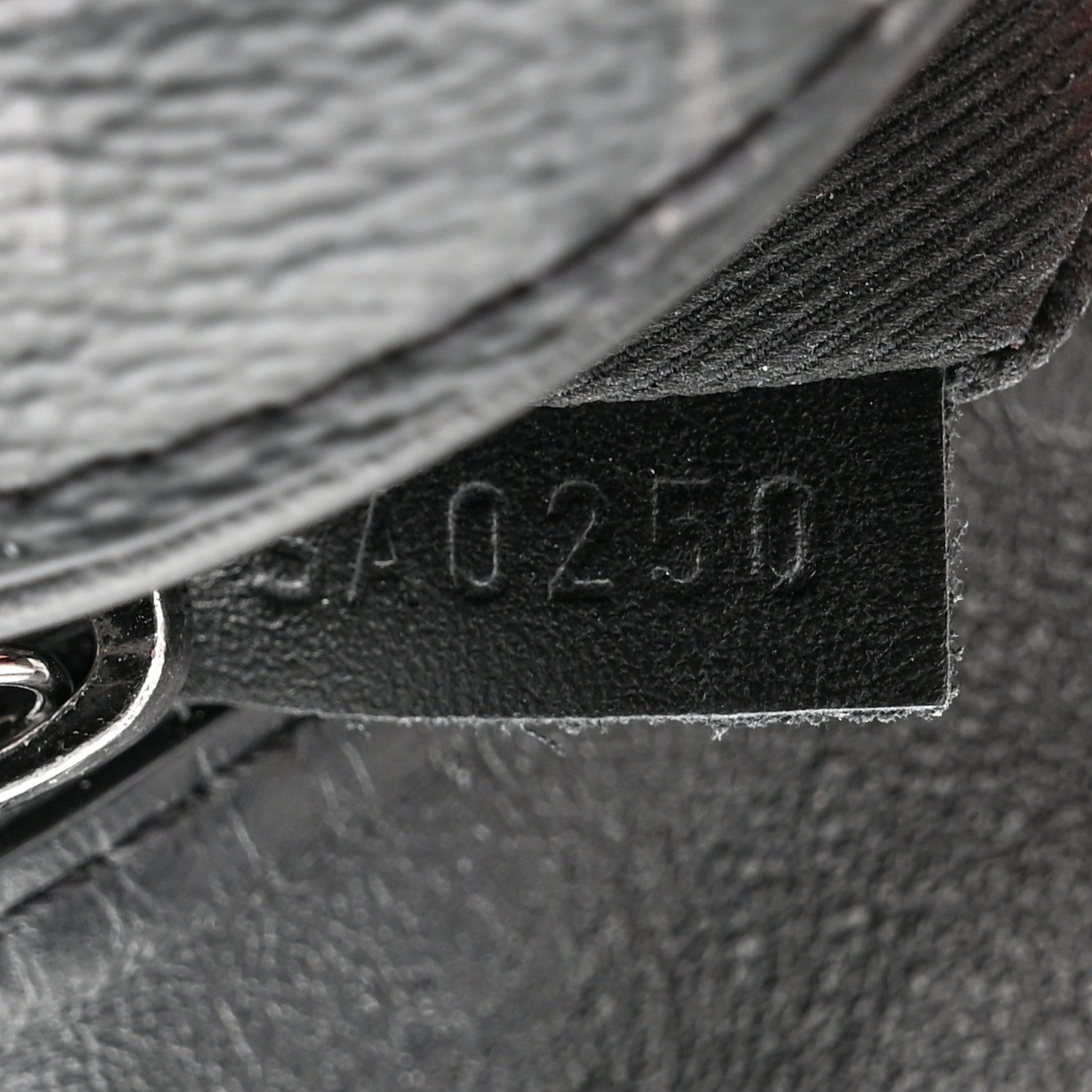 Louis Vuitton Monogram Eclipse Discovery Bumbag 7 of 10