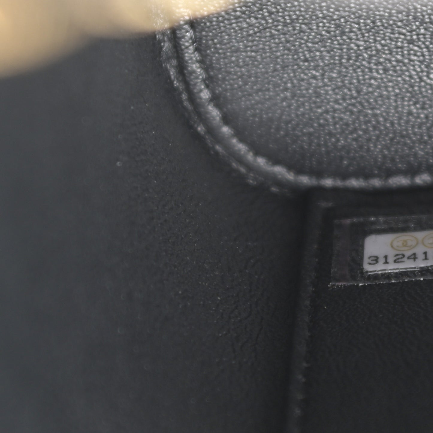 Caviar Quilted Small Top Handle Vanity Case With Chain Black