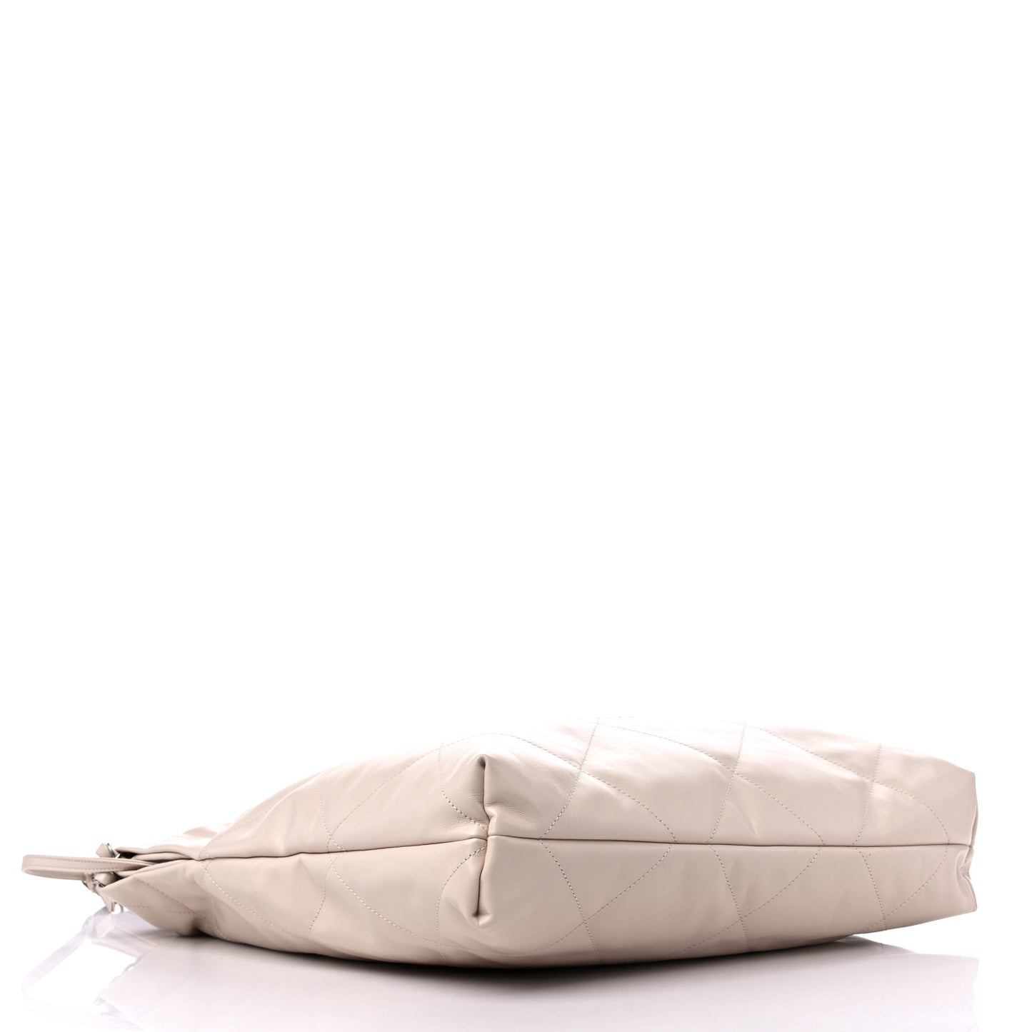 Shiny Calfskin Quilted Chanel 22 Ecru
