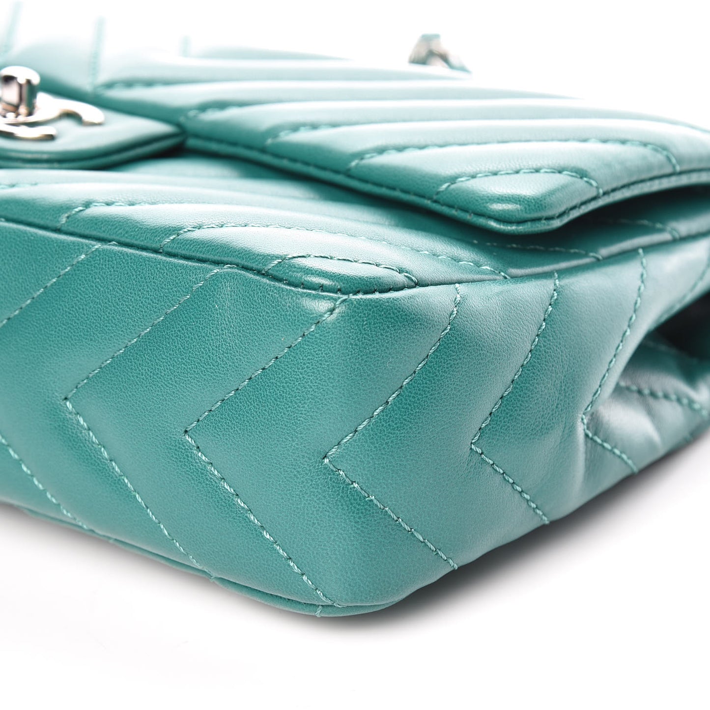 Lambskin Chevron Quilted Medium Single Flap Green