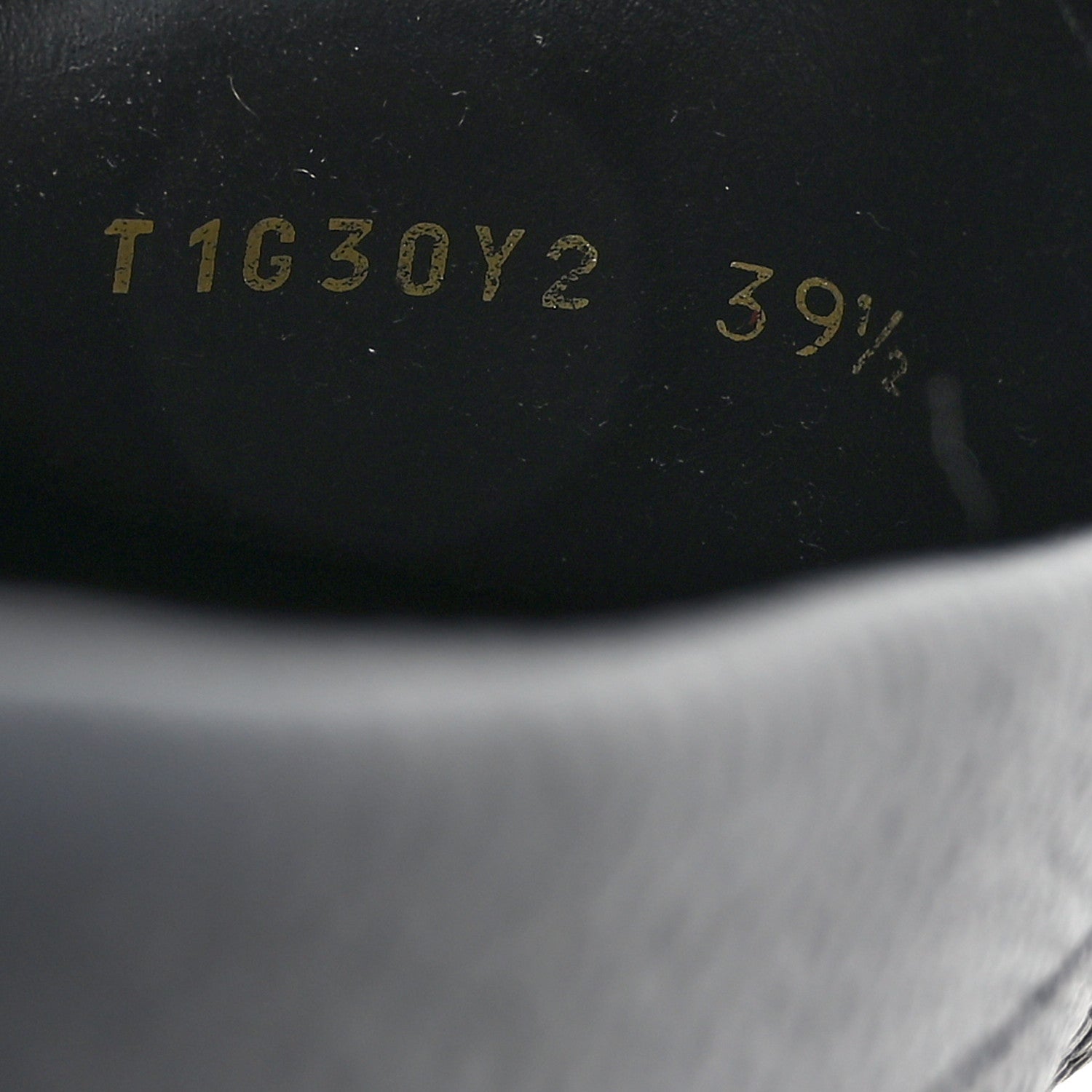 Valentino Garavani Grainy Calfskin Mens VLogo Driving Loafers 39.5 Black 6 of 8