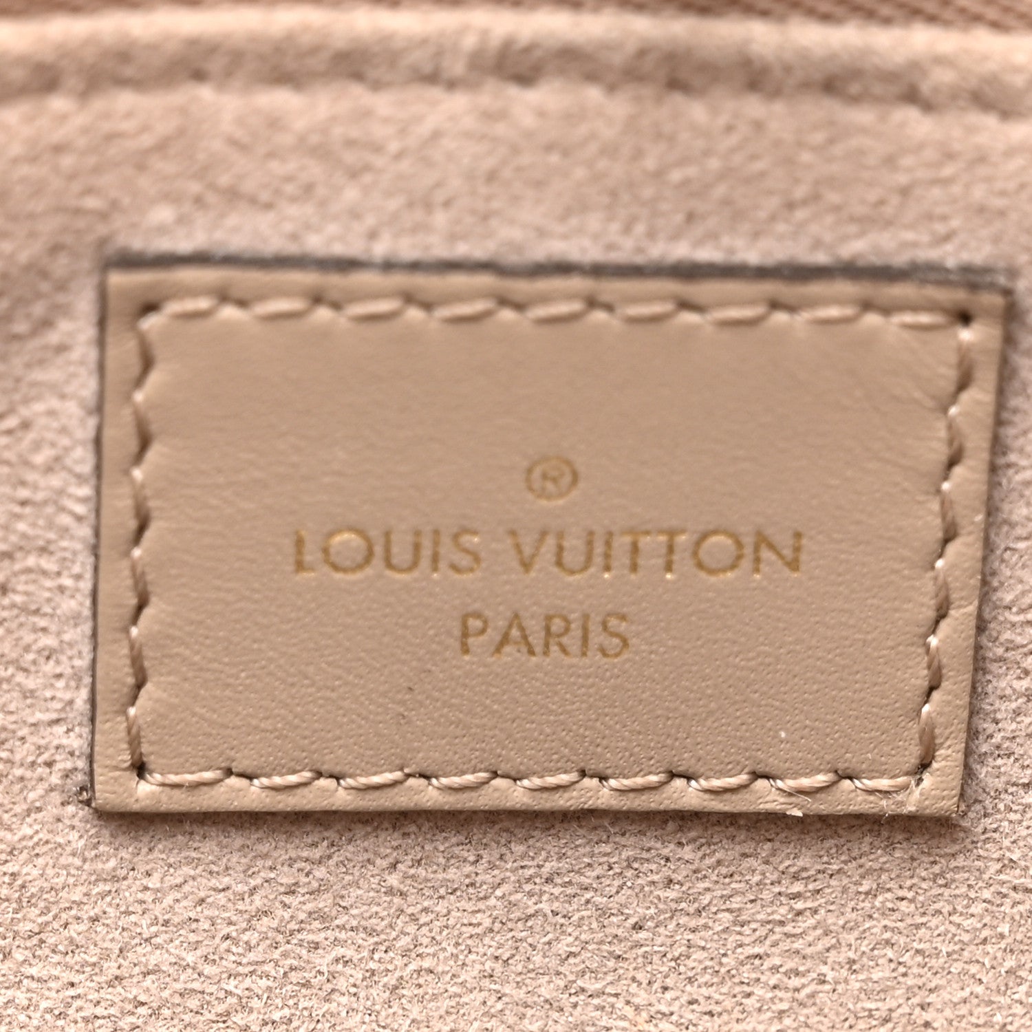 Louis Vuitton Empreinte Monogram Giant Onthego MM Tourterelle 6 of 20
