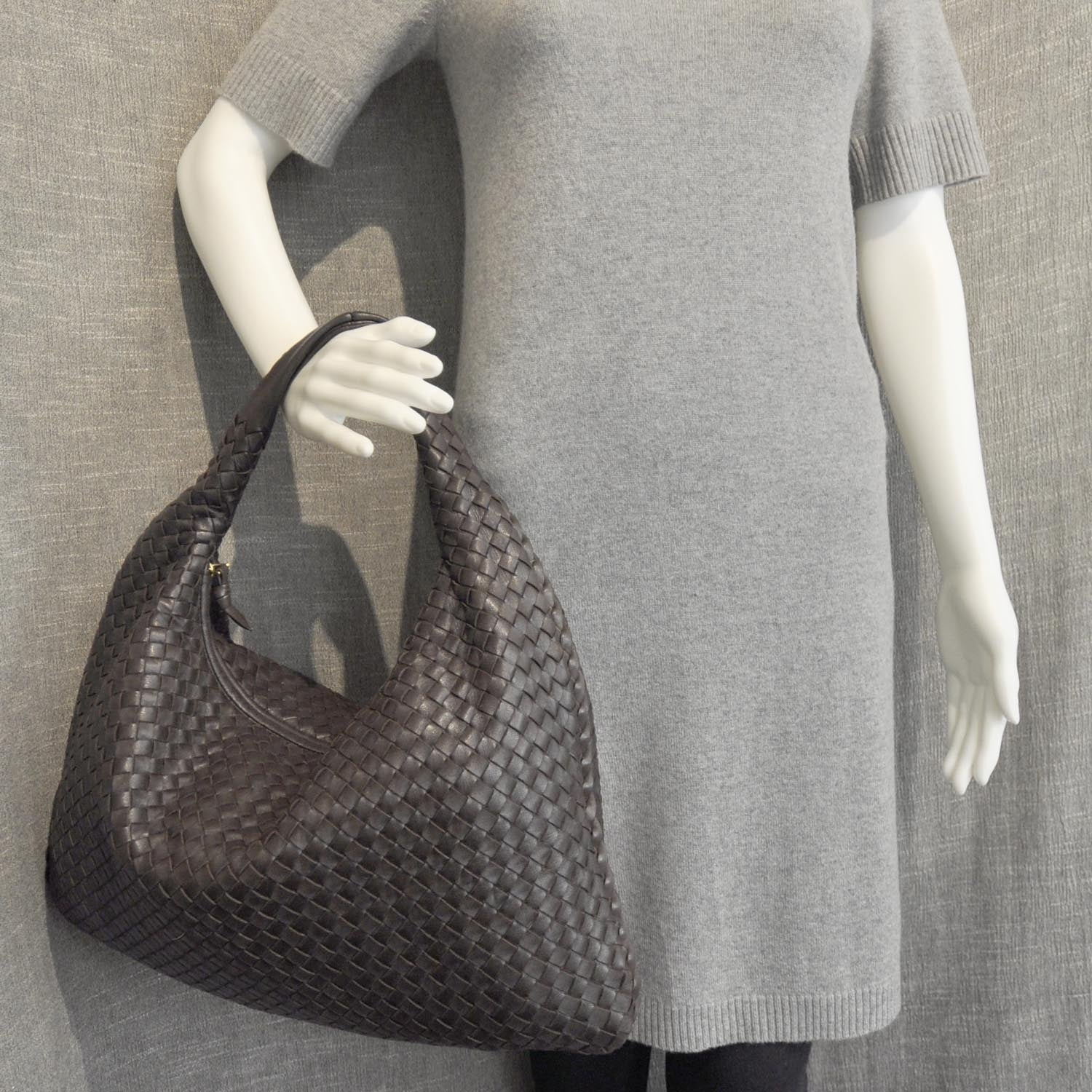 Bottega Veneta Nappa Intrecciato Large Veneta Hobo Ebano 2 of 11