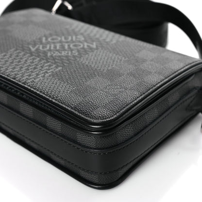 Louis Vuitton Damier Graphite 3D Studio Messenger 8 of 8