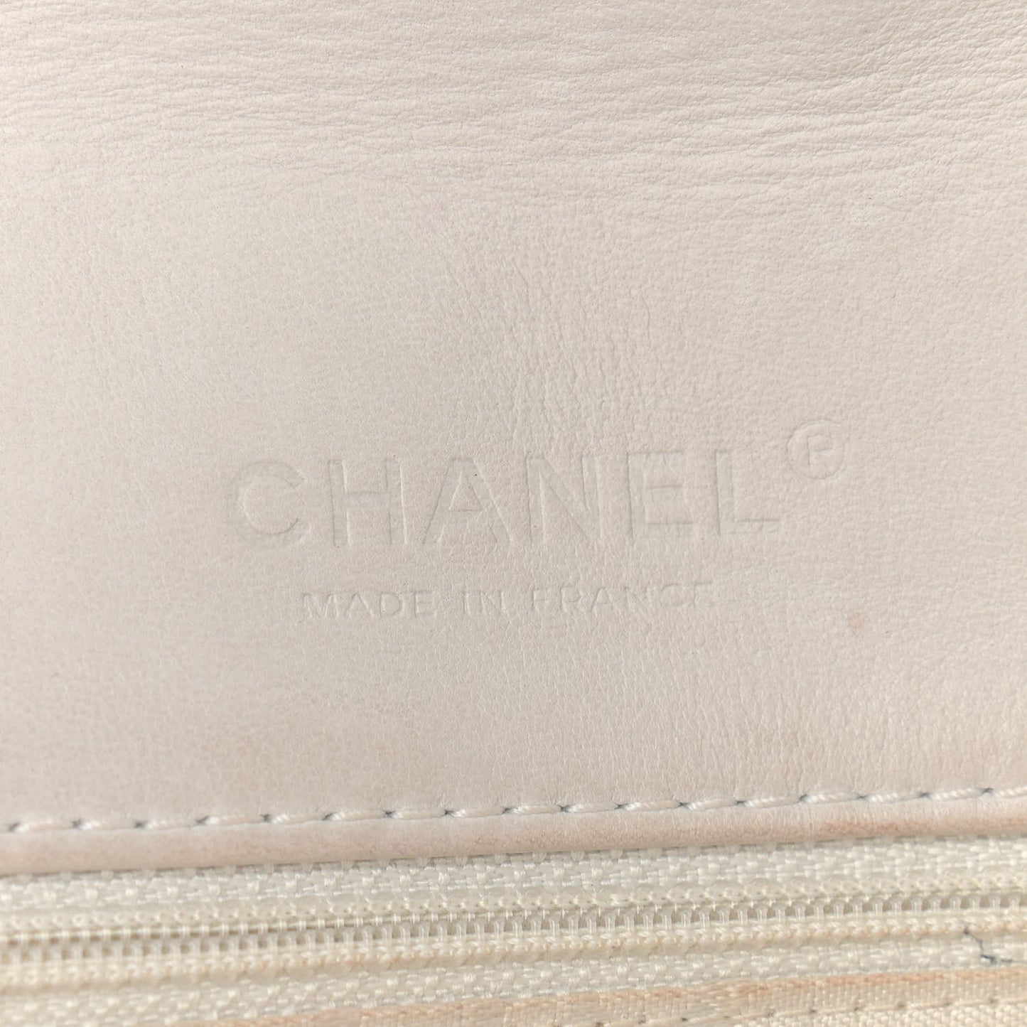 Lambskin Chocolate Bar 5 Chain Flap White