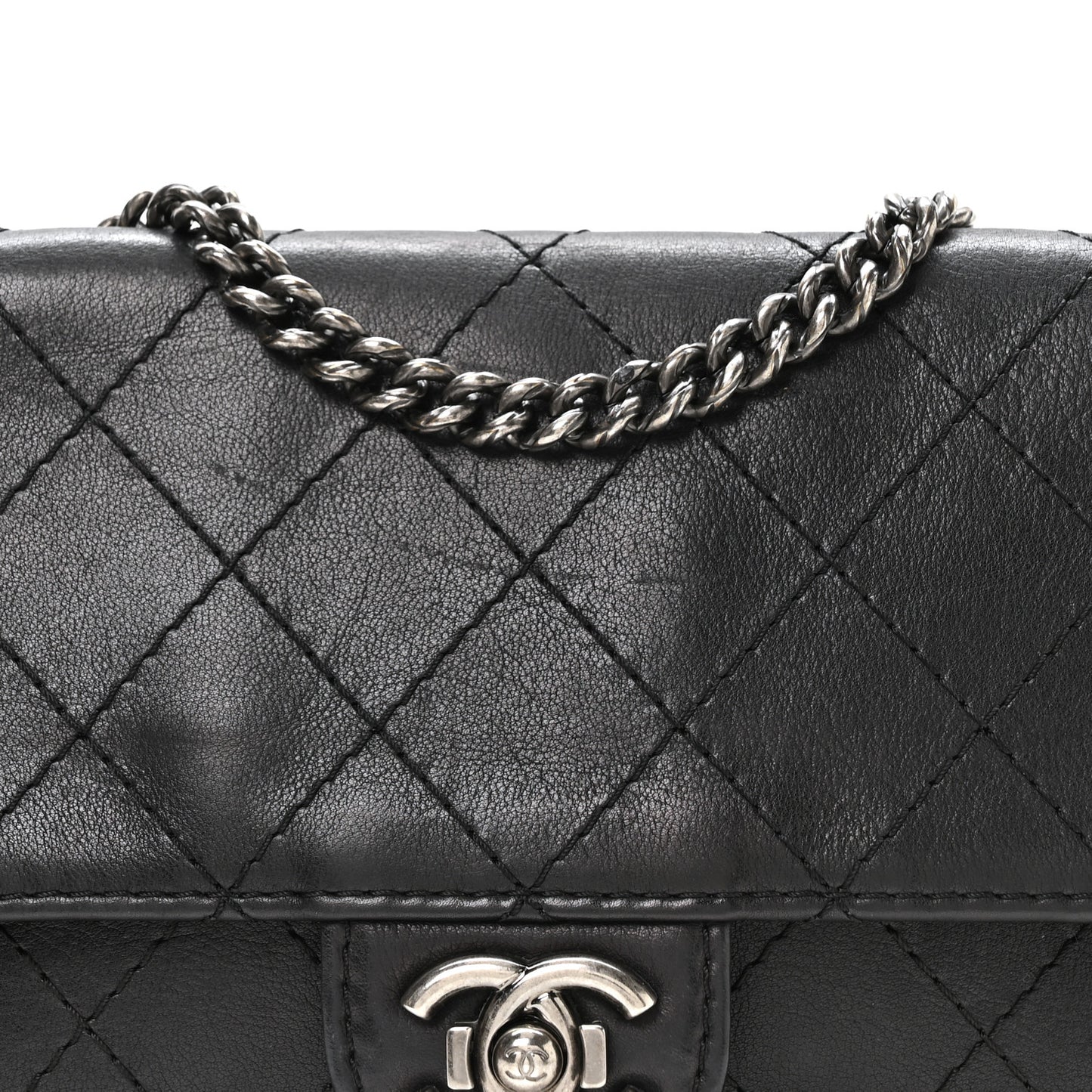 Calfskin Stitched Medium CC Sellier Flap Black