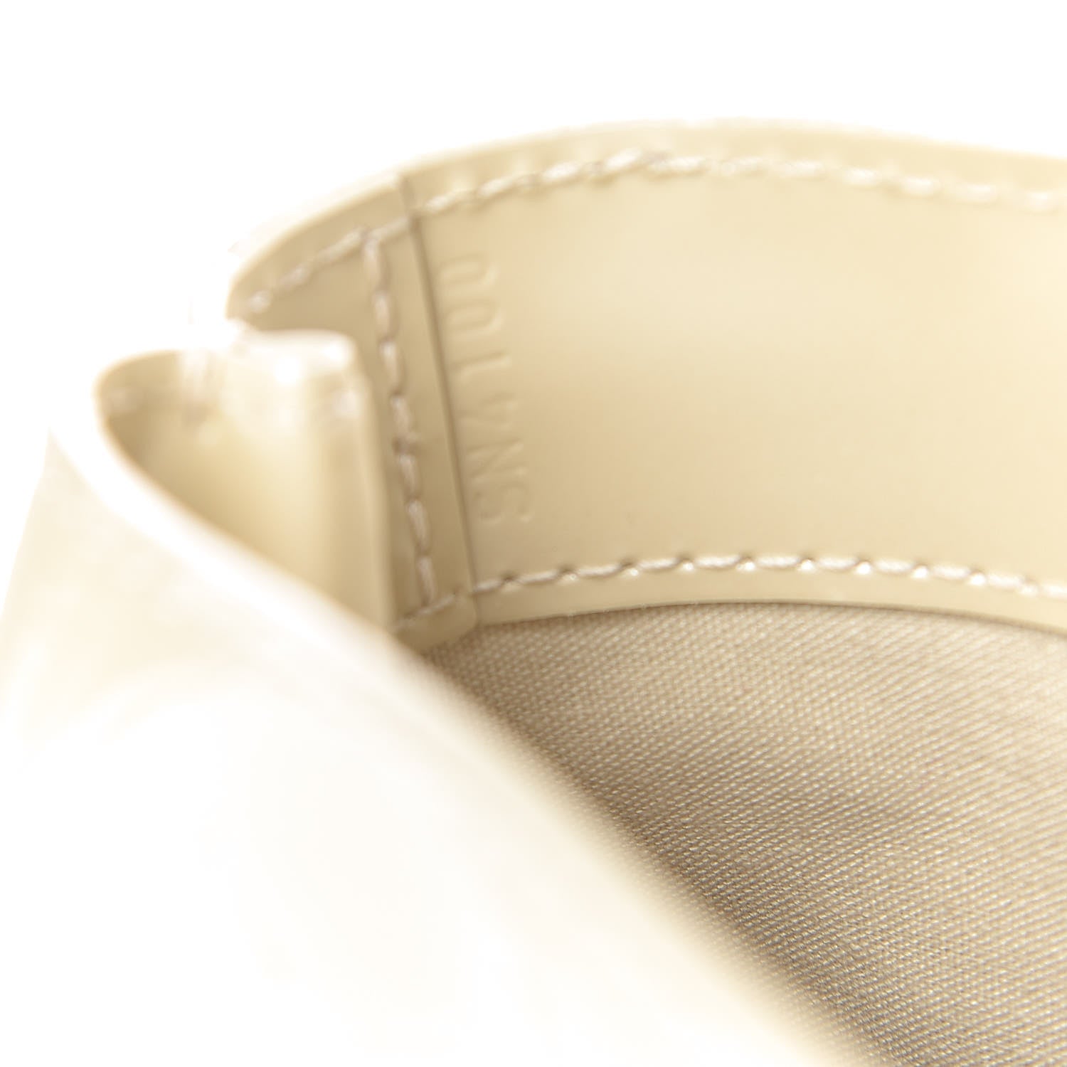 Louis Vuitton Vernis Wilshire MM Blanc Corail 7 of 12