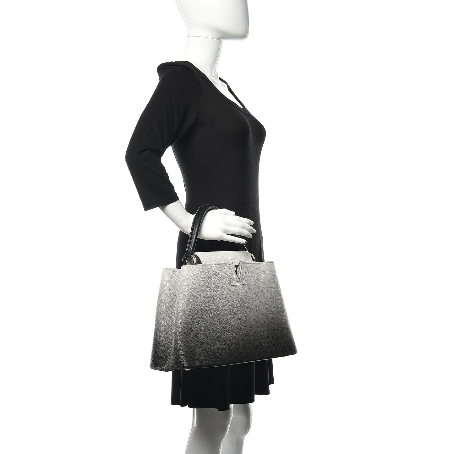 Taurillon Capucines MM Cloudy Black