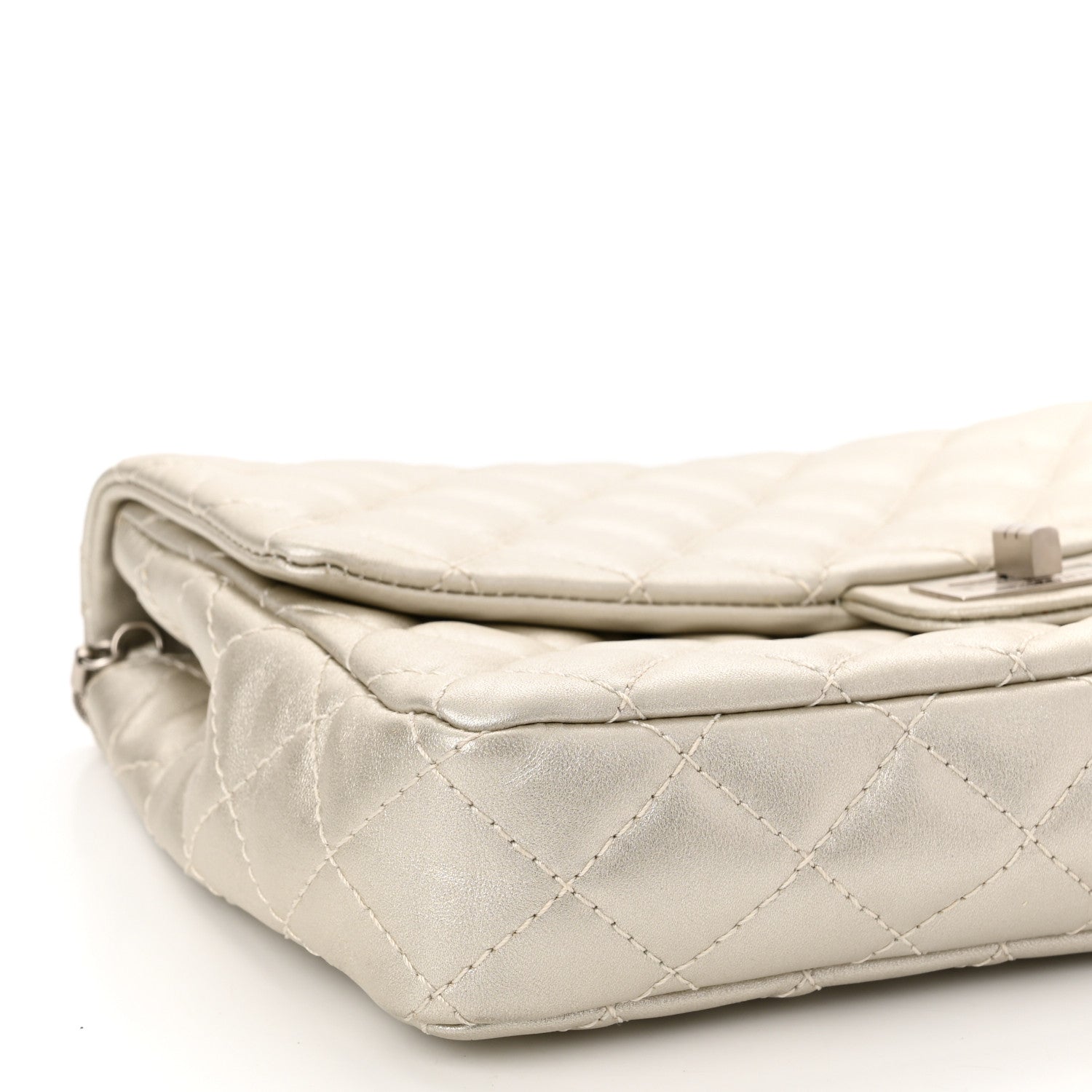 Chanel Metallic Calfskin Quilted 2.55 Reissue Clutch Silver 9 of 11