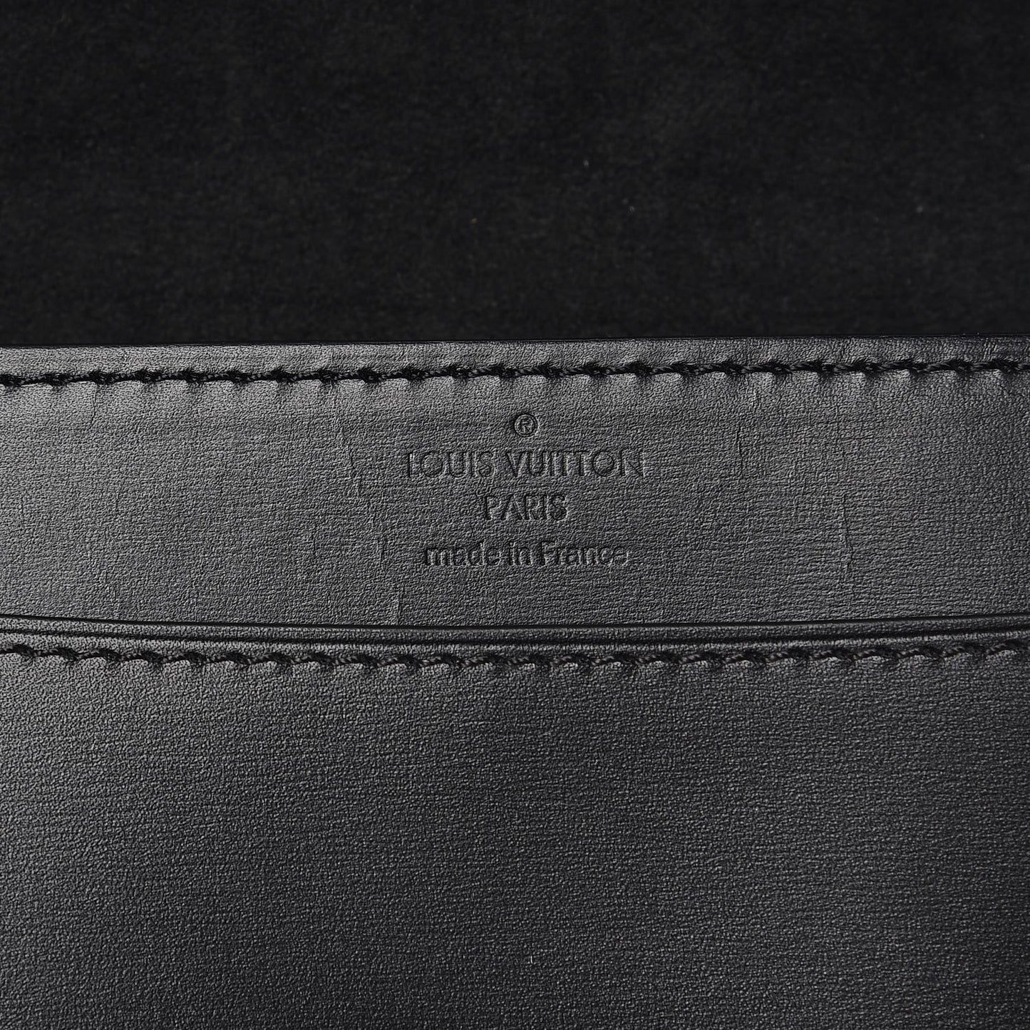 Calfskin Chain Louise GM Black