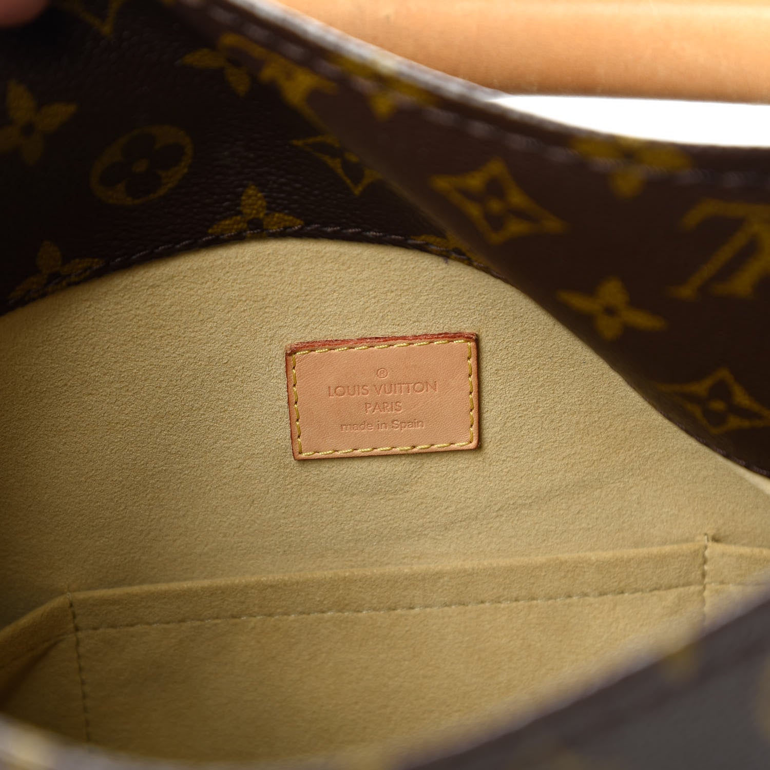 Louis Vuitton Monogram Artsy MM 8 of 10