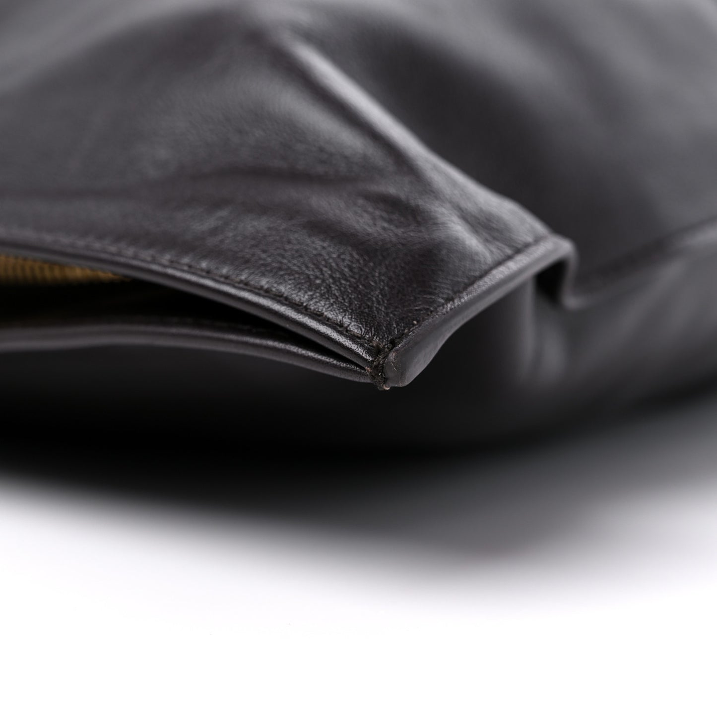Supple Calfskin BV Twist Fondente