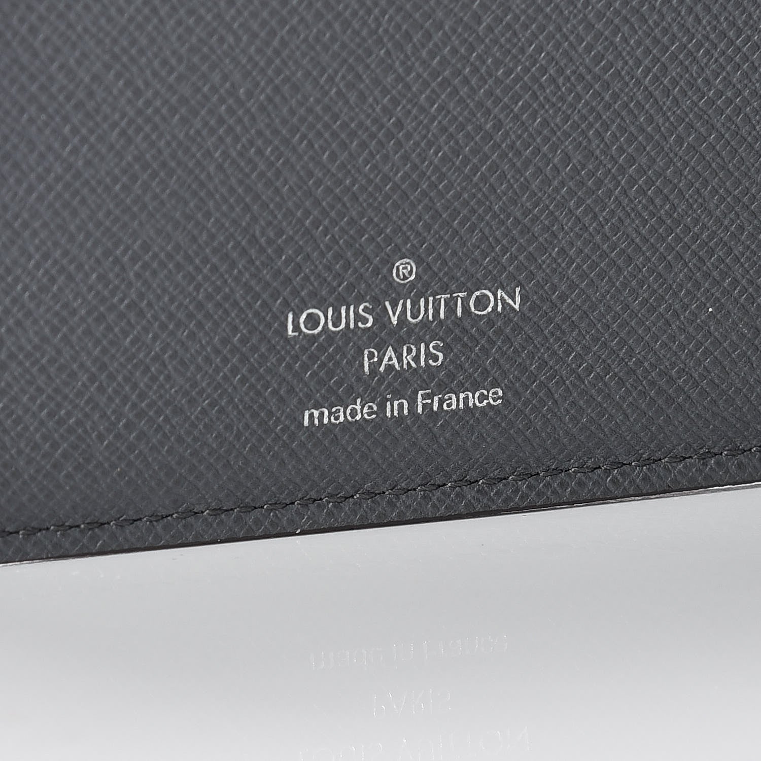 Louis Vuitton Taiga Multiple Wallet Glacier 6 of 9