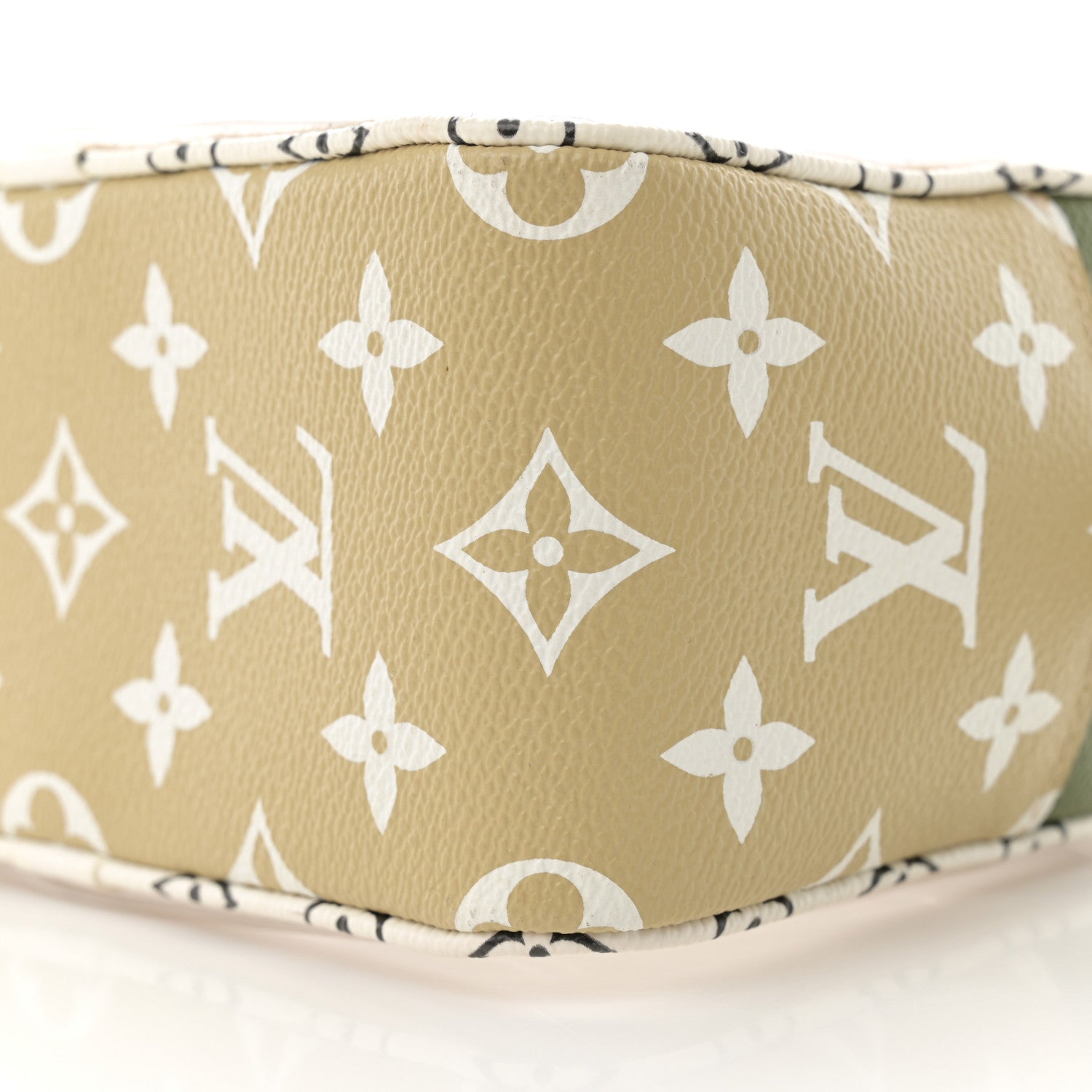 Louis Vuitton Monogram Giant Beach Pouch Kaki 10 of 10