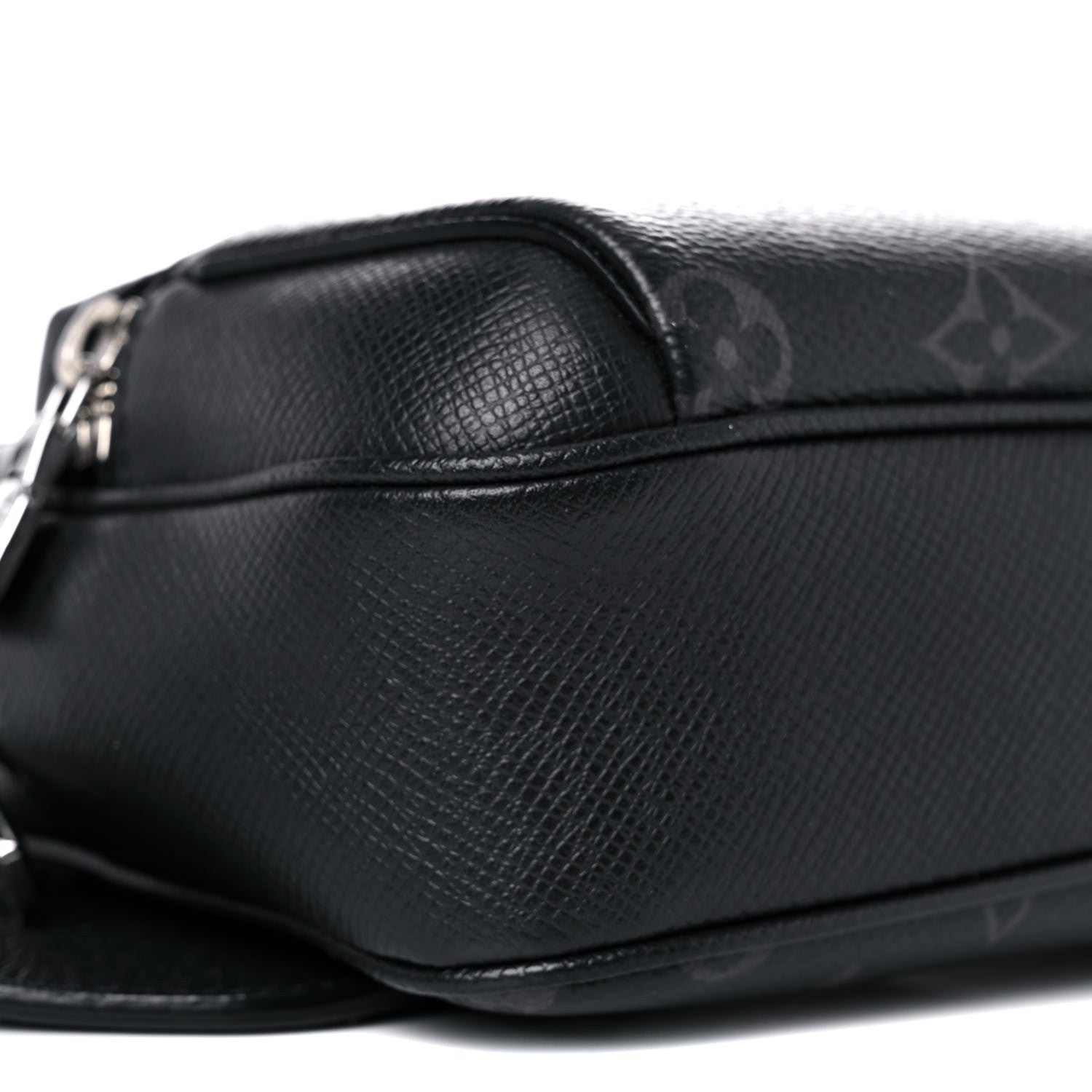 Louis Vuitton Taiga Monogram Outdoor Bumbag Black 7 of 9