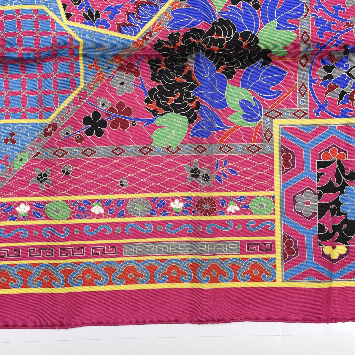 Silk Collections Imperiales Scarf 90 Fuchsia Vert Black