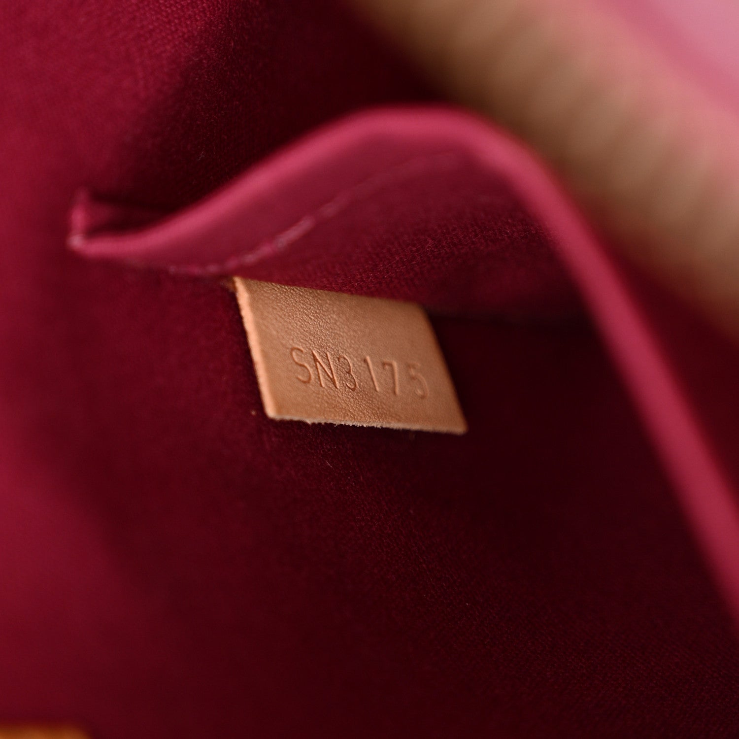 Louis Vuitton Vernis Alma BB Magenta 7 of 10