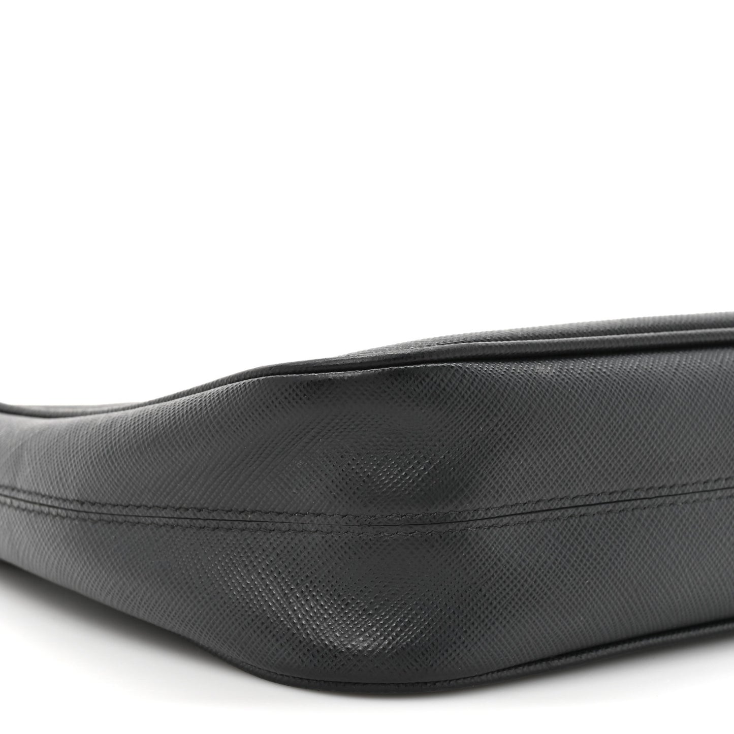 Saffiano Lux Re-Edition 2005 Shoulder Bag Black