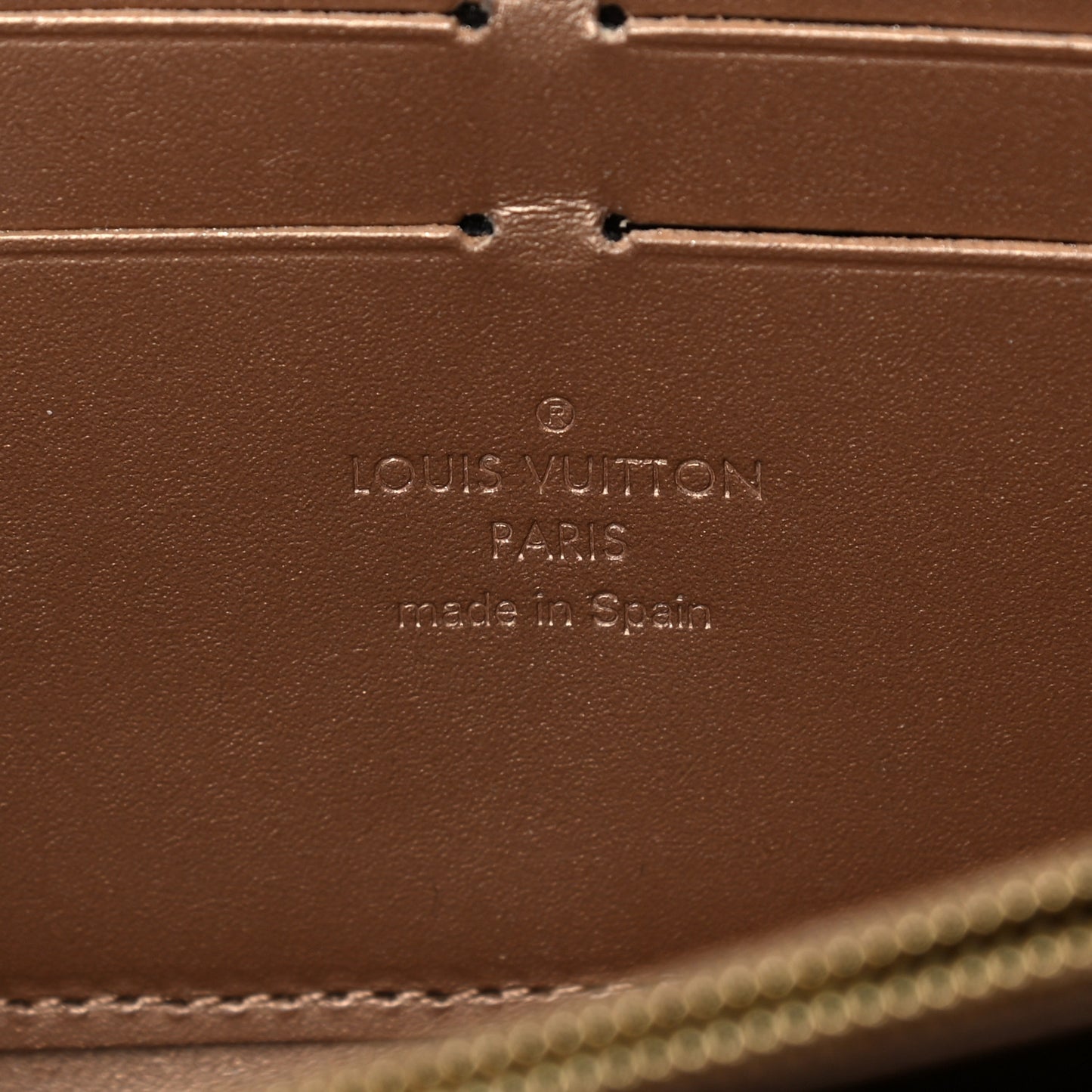 Vernis Zippy Wallet Beige Poudre