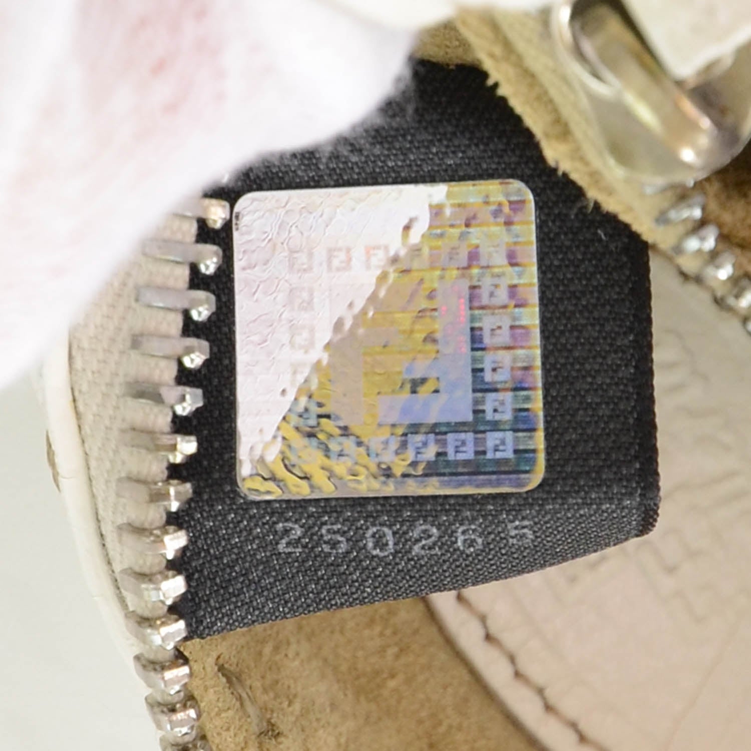 Fendi Calfskin Romano Selleria Coin Purse White 6 of 7