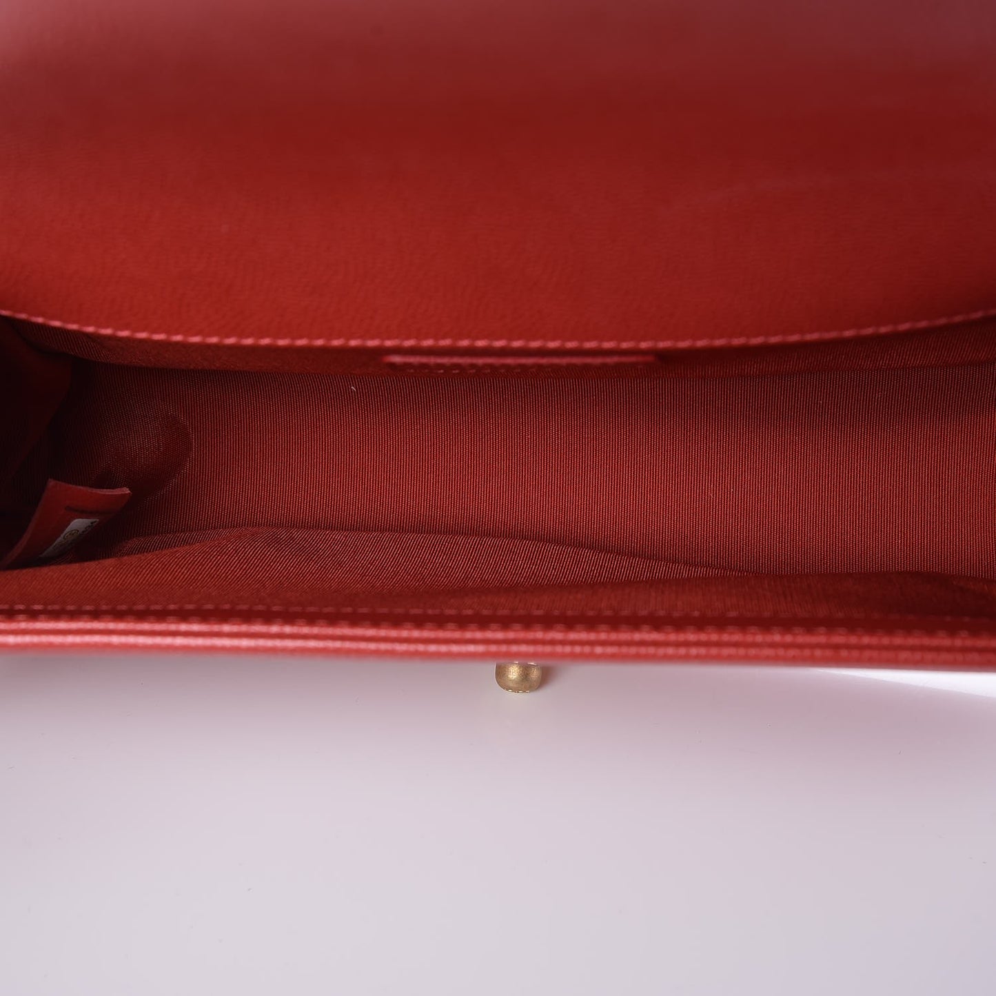 Caviar Chevron Quilted Medium Boy Flap Red