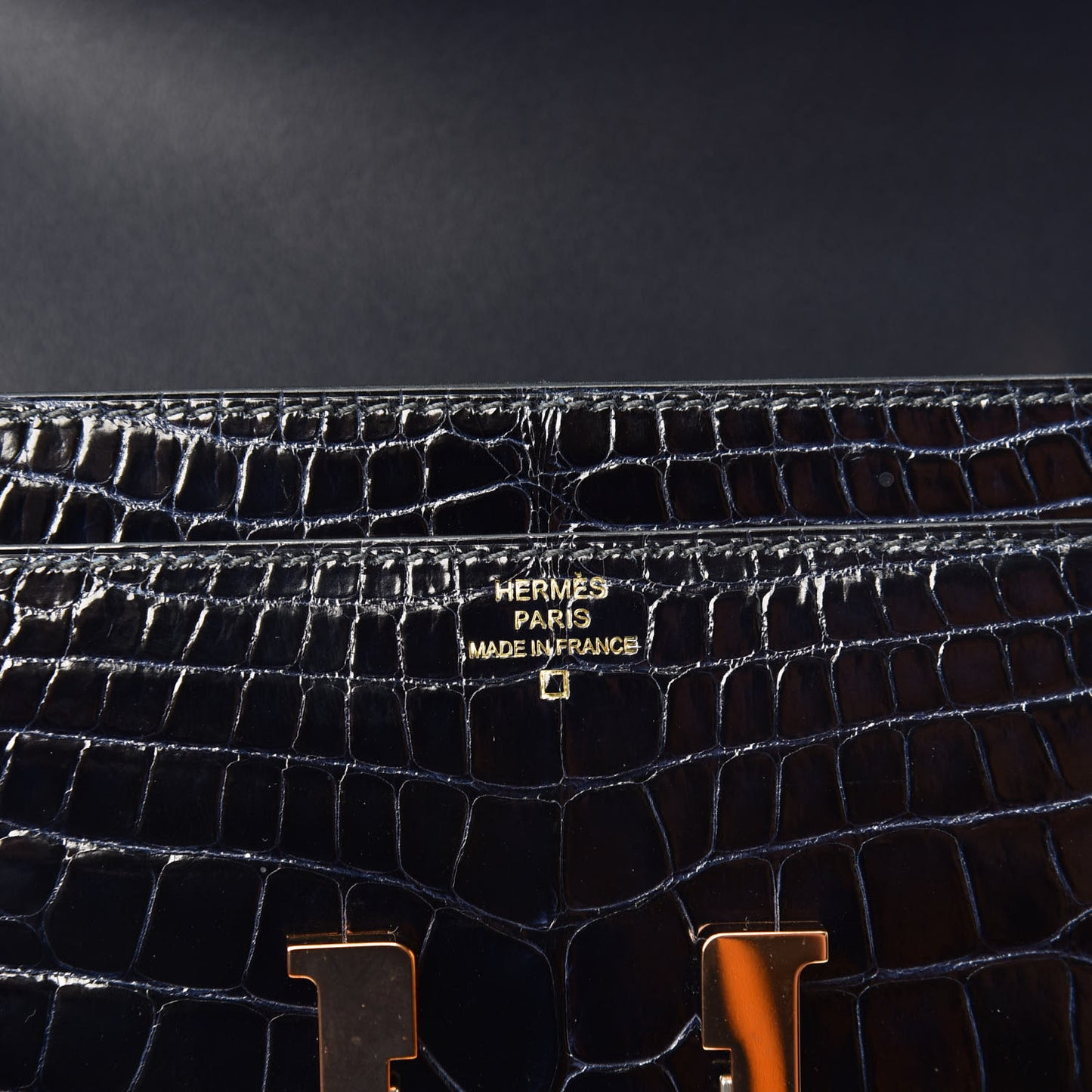 Shiny Alligator Constance Long Wallet Bleu Marine