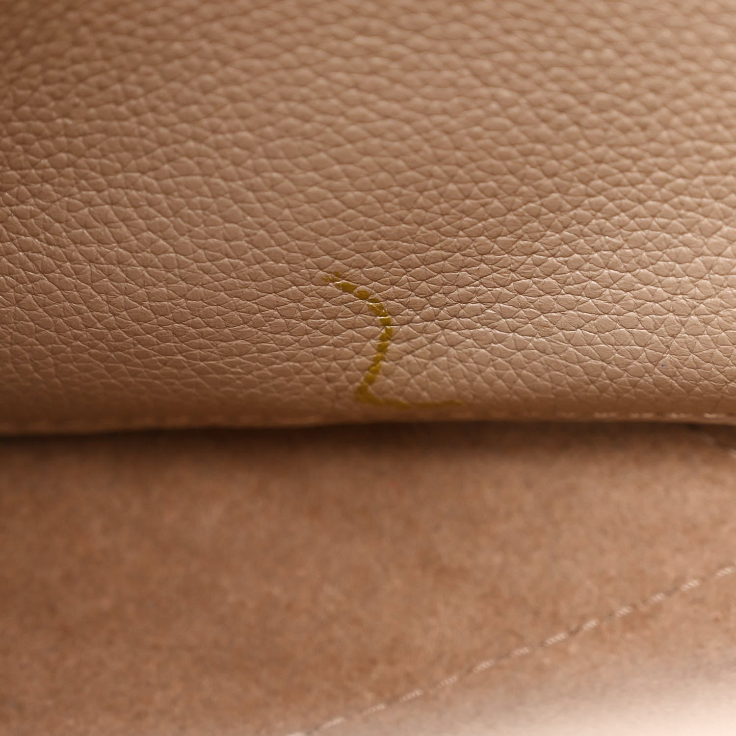 Louis Vuitton Mahina Muria Galet 8 of 14