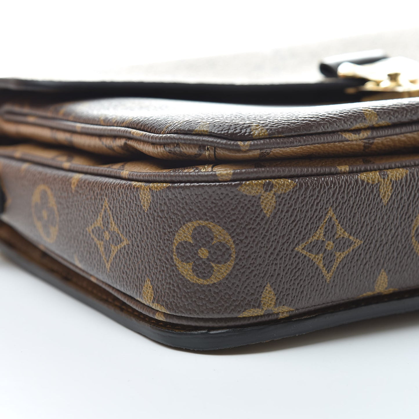 Reverse Monogram Pochette Metis