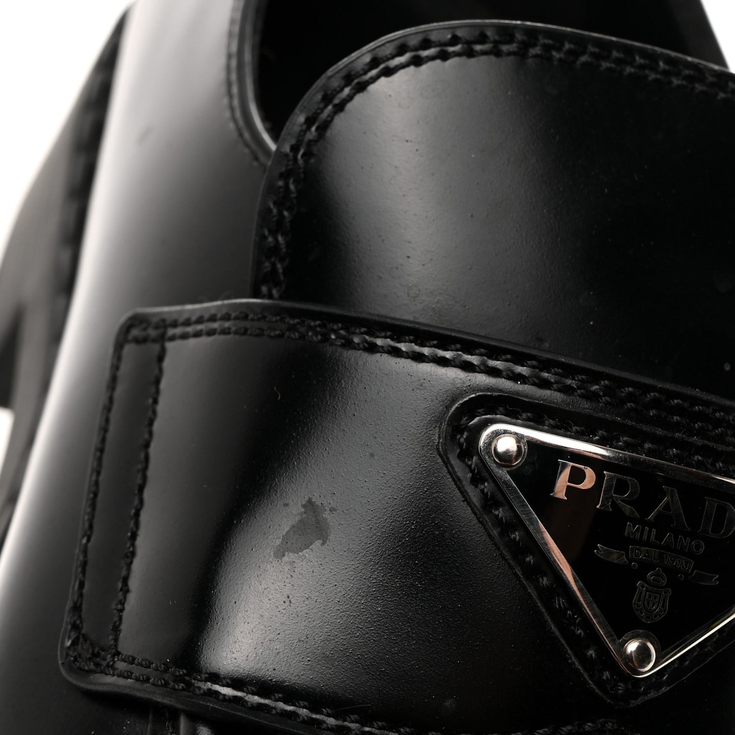 Spazzolato Metal Triangle Logo 50mm Loafers 37.5 Black