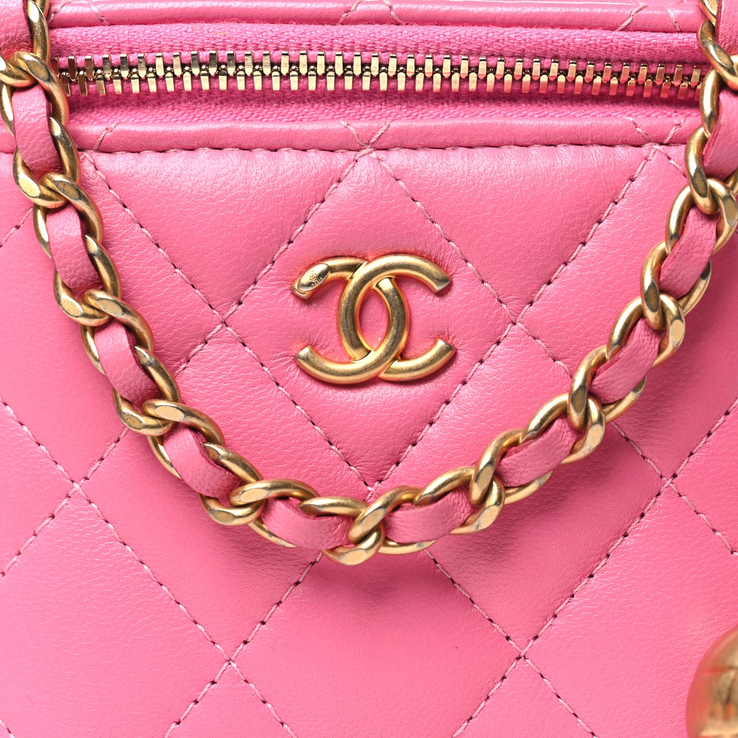 Lambskin Quilted Pearl Crush Mini Vanity Case With Chain Pink