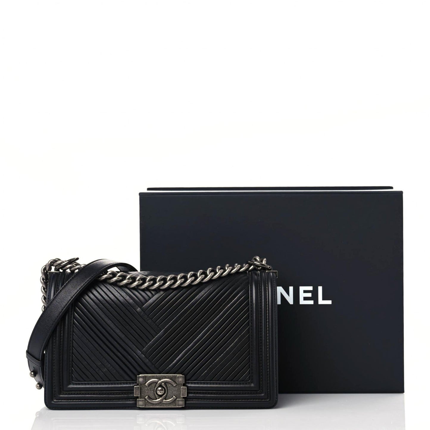 Lambskin Pleated Medium Boy Flap Black