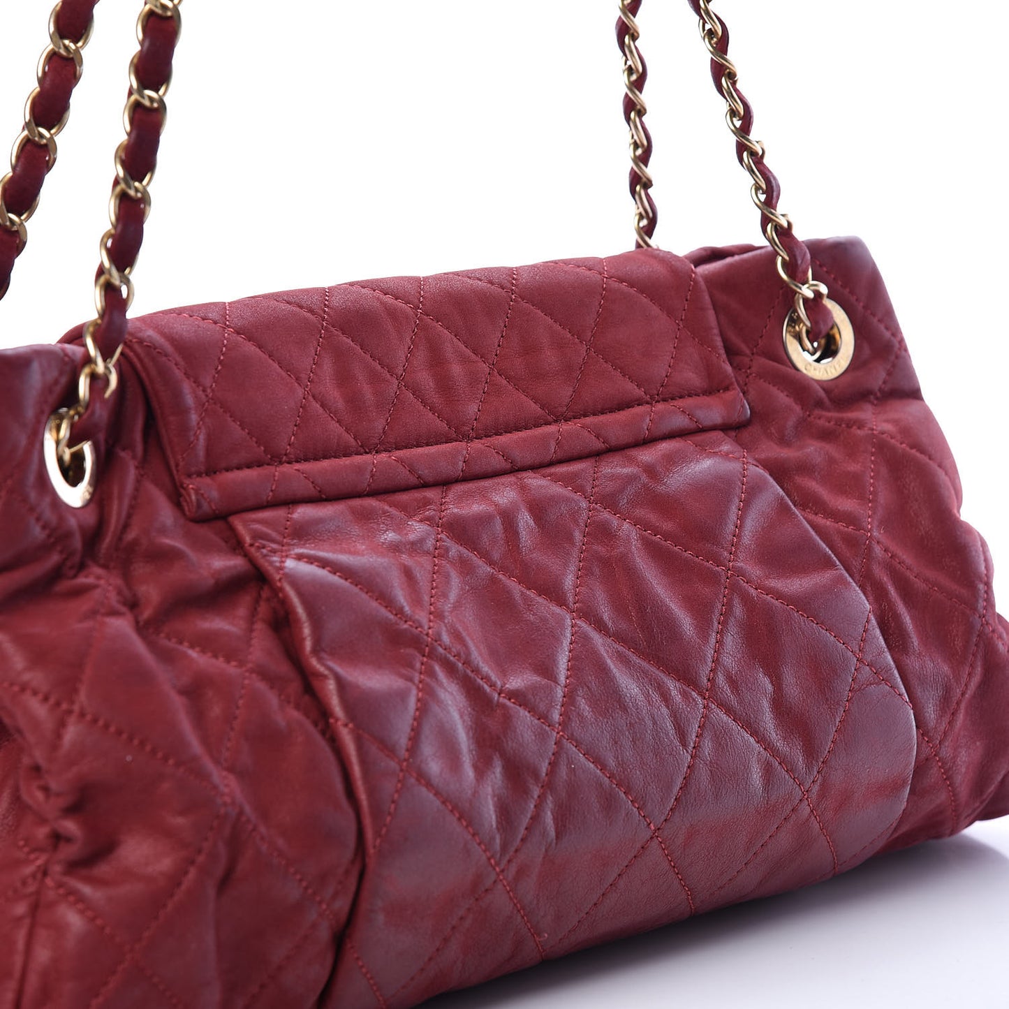 Iridescent Calfskin Large Chic Quilt Flap Red