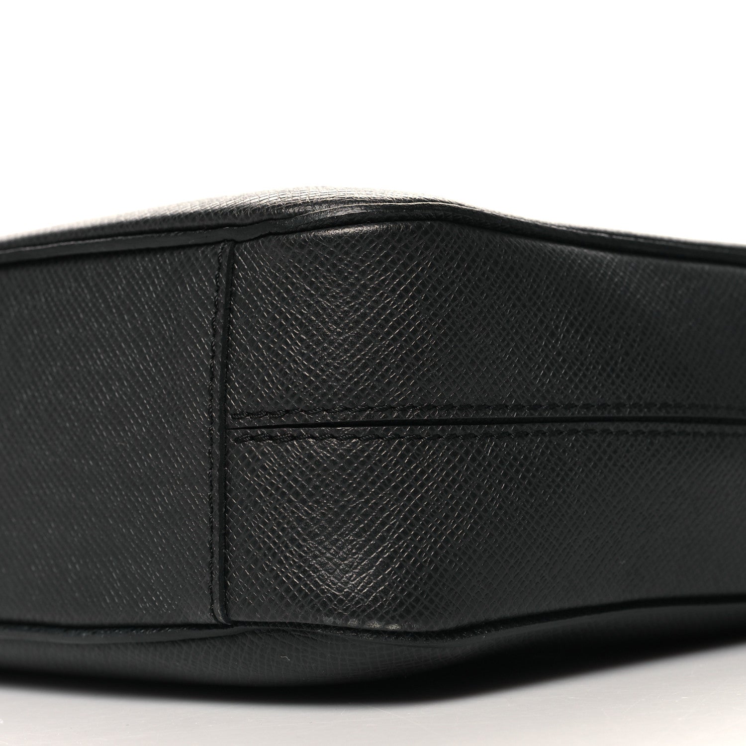 Louis Vuitton Taiga Porte-Documents Organizer Black 9 of 11